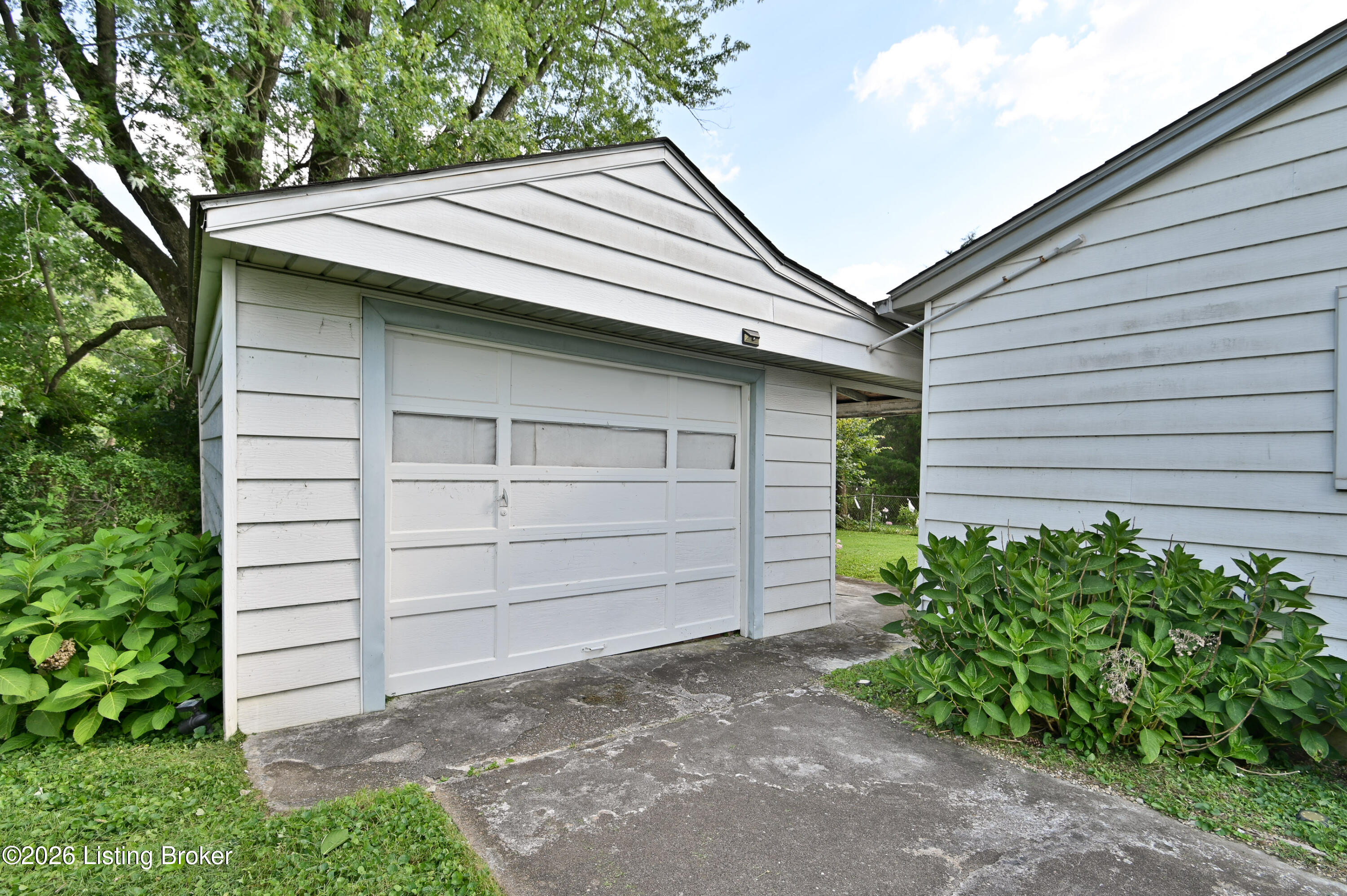 10015 Donau Ln Property Photo 25