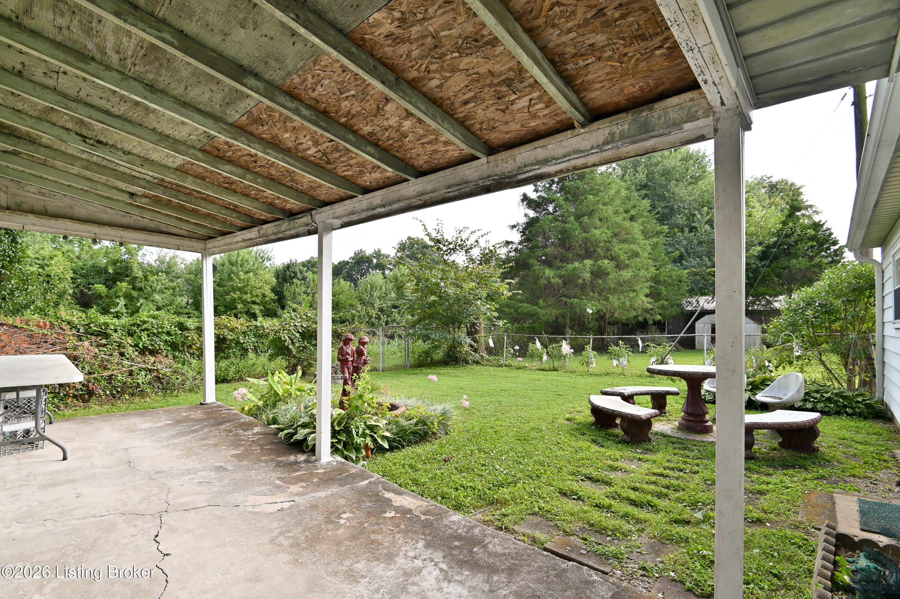 10015 Donau Ln Property Photo 26