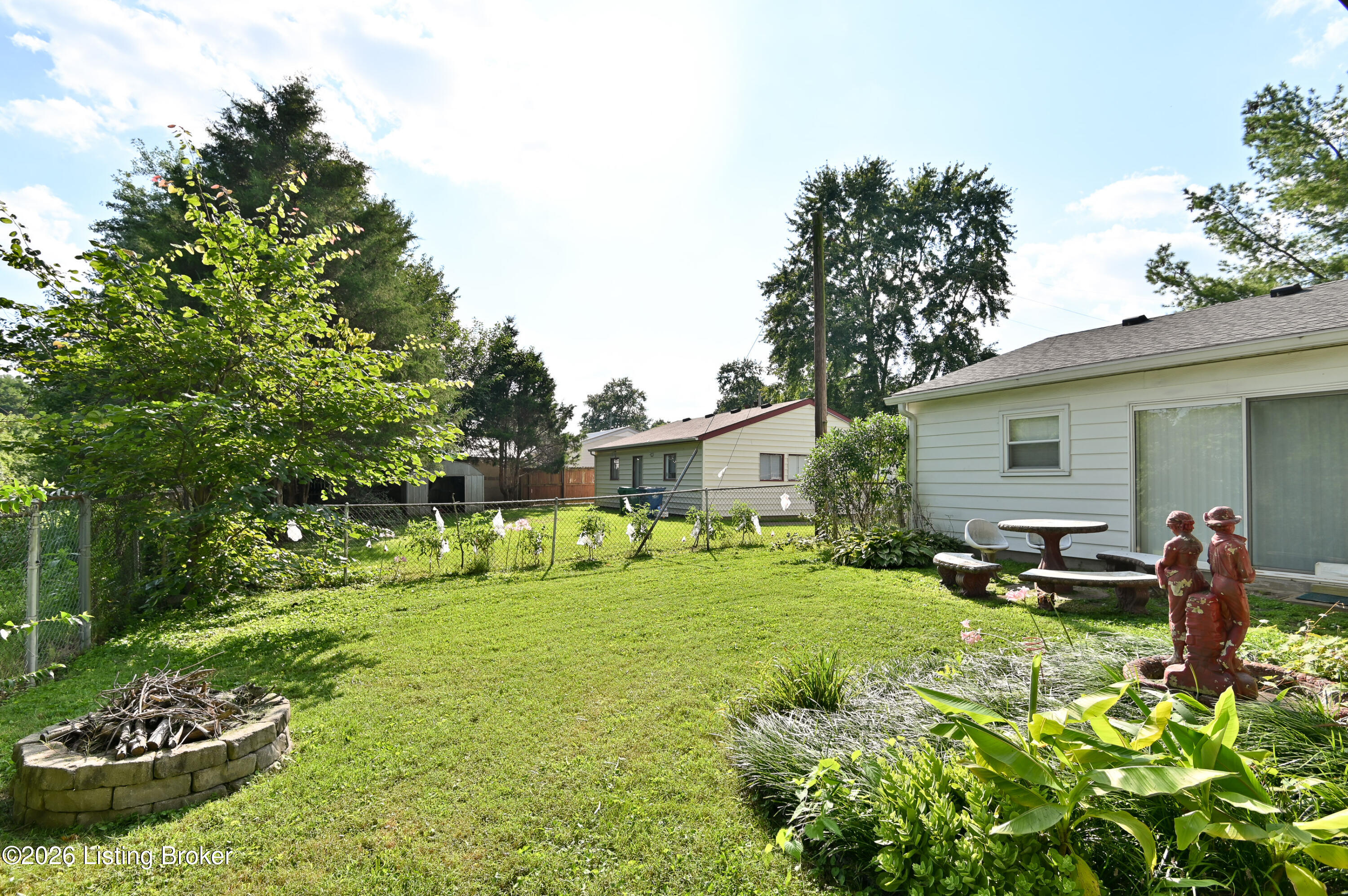 10015 Donau Ln Property Photo 29