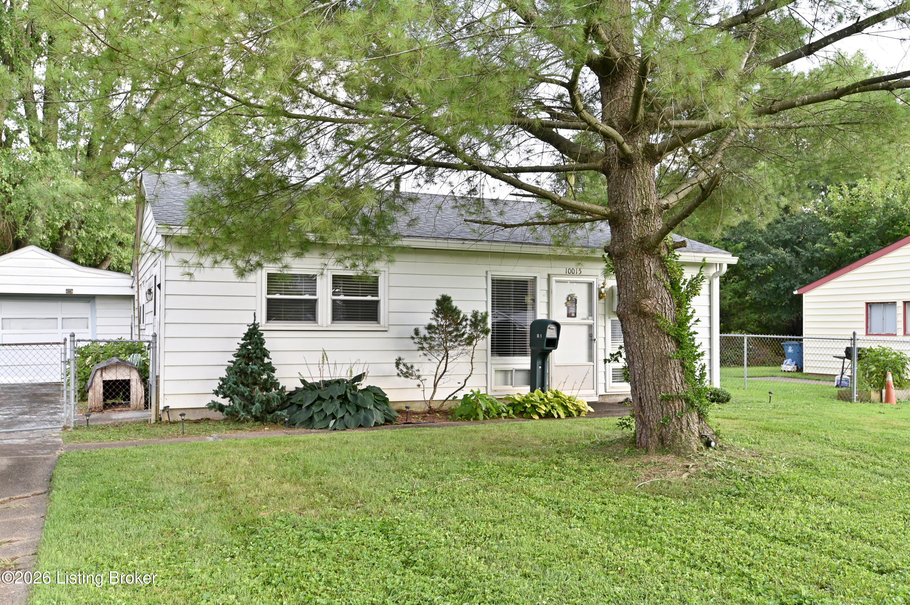 10015 Donau Ln Property Photo 32