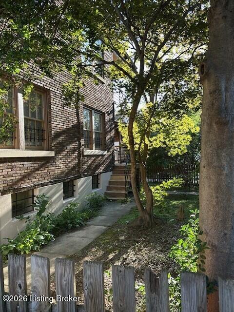 1637 Deerwood Ave Property Photo 2
