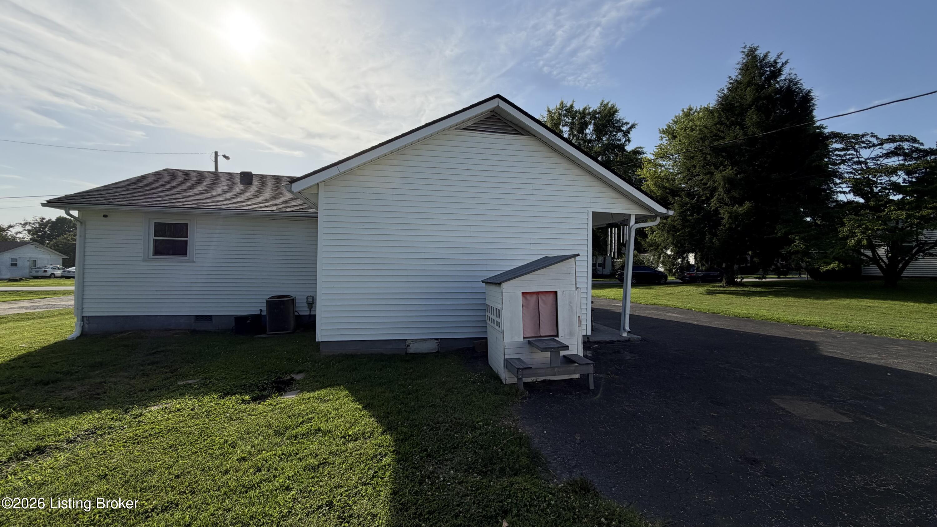 105 Sunset Dr Property Photo 34