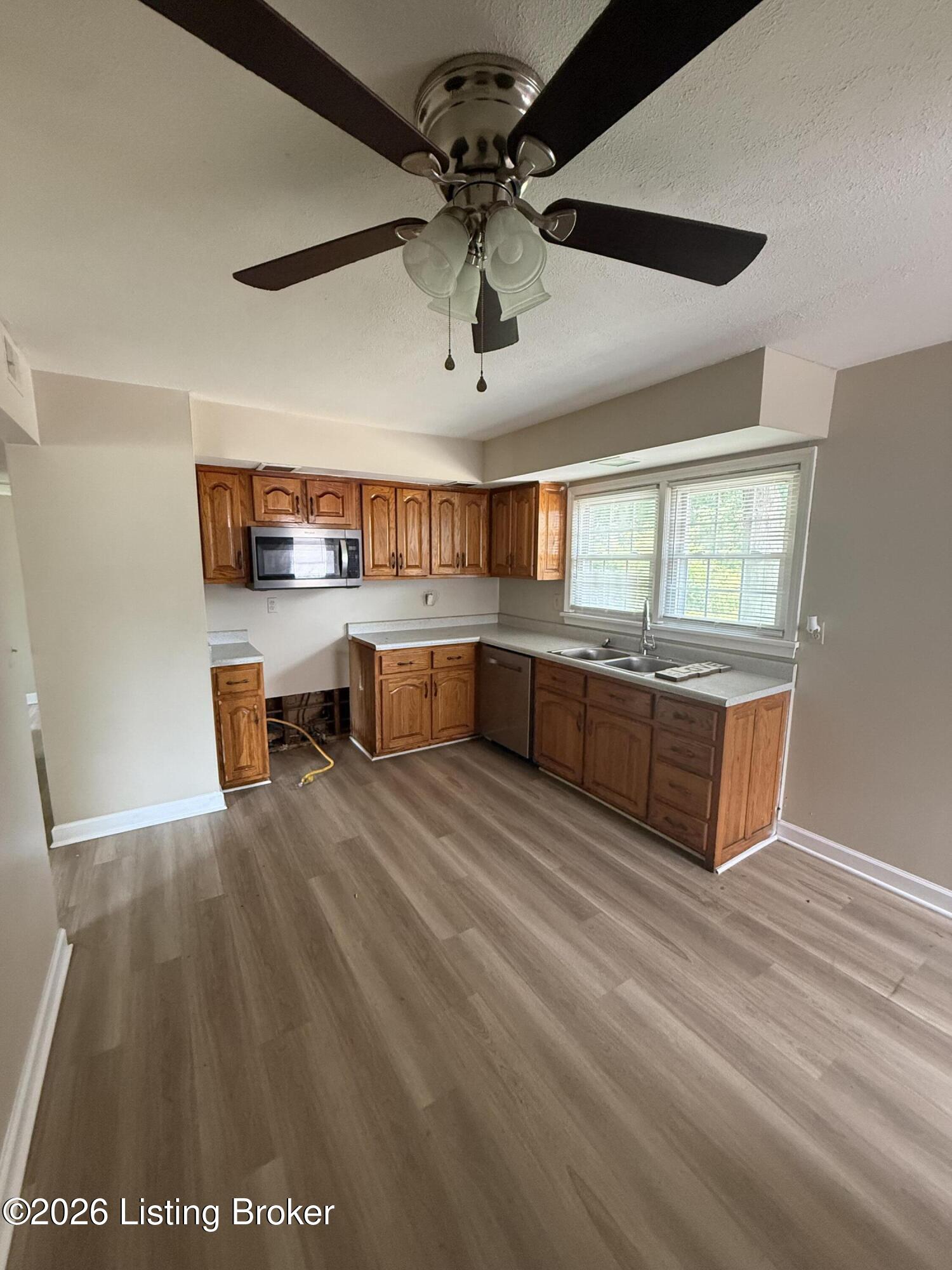 5709 Elmer Ln Property Photo 5
