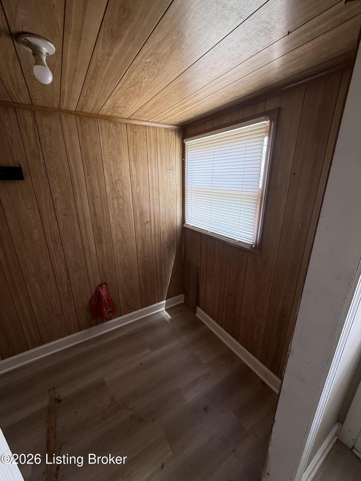 5709 Elmer Ln Property Photo 8