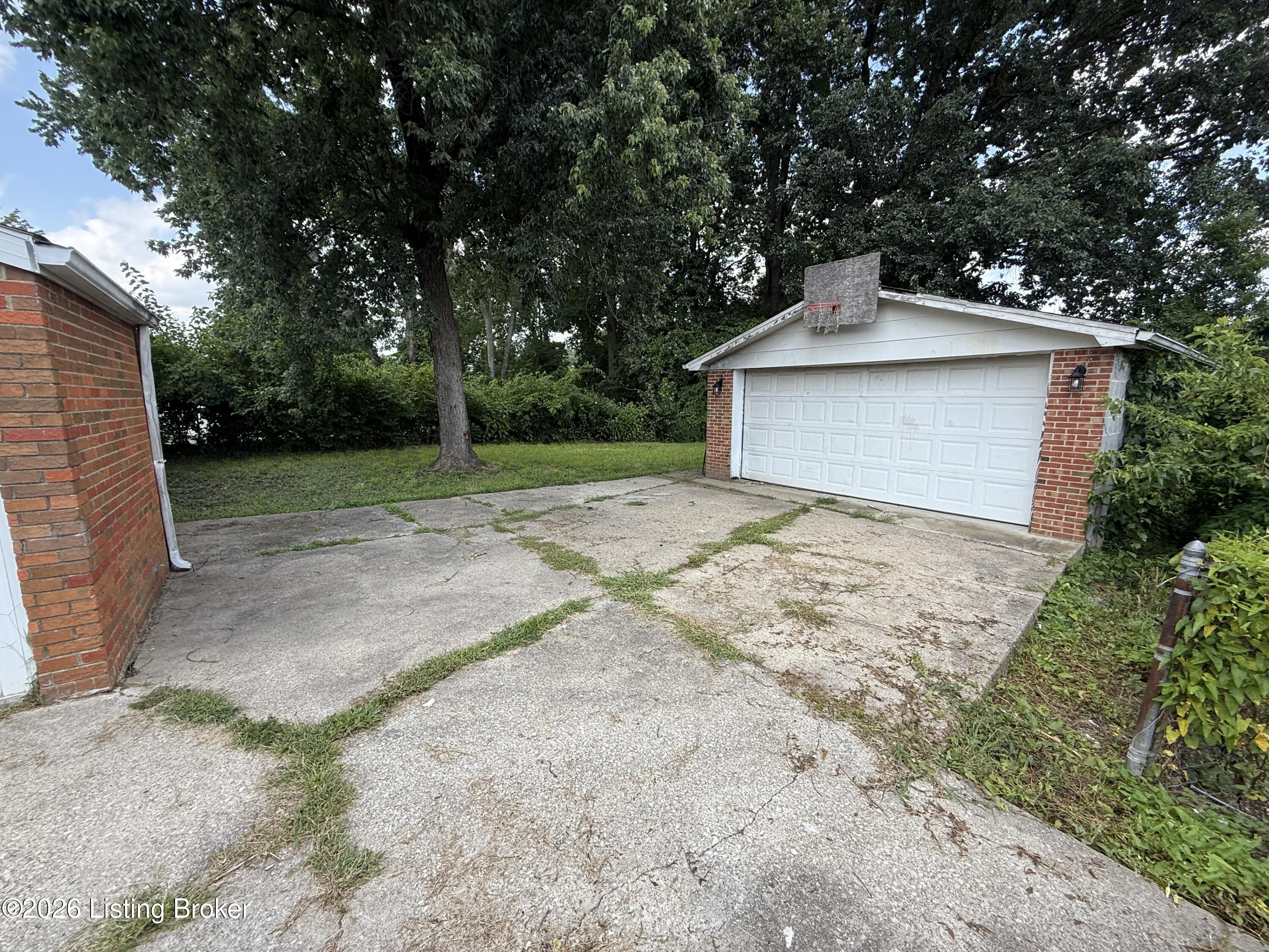 5709 Elmer Ln Property Photo 13