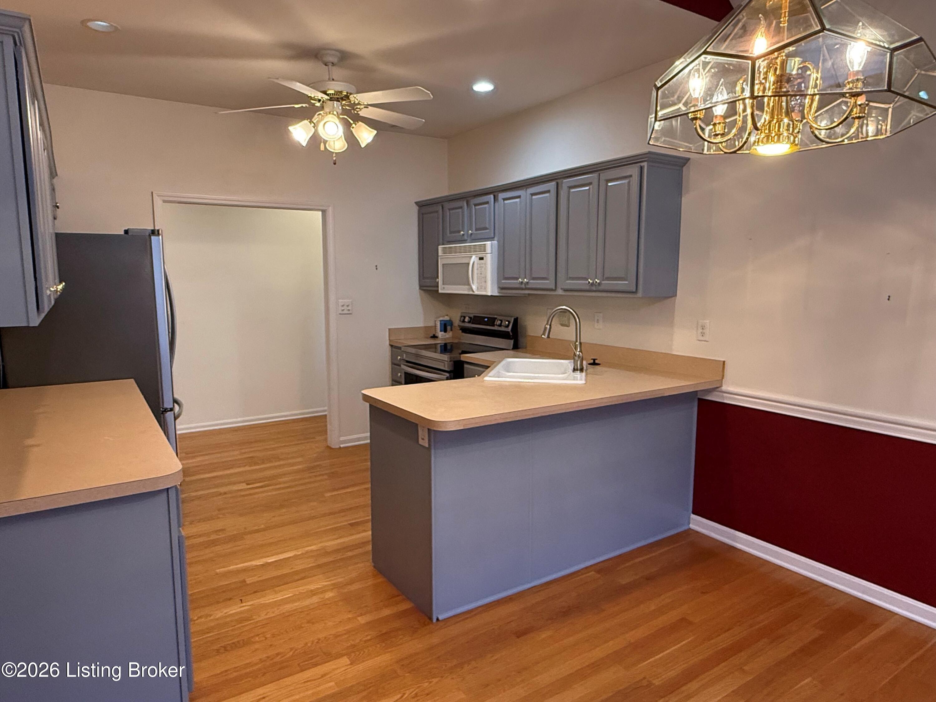 4733 Brownsboro Gardens Dr Property Photo 4