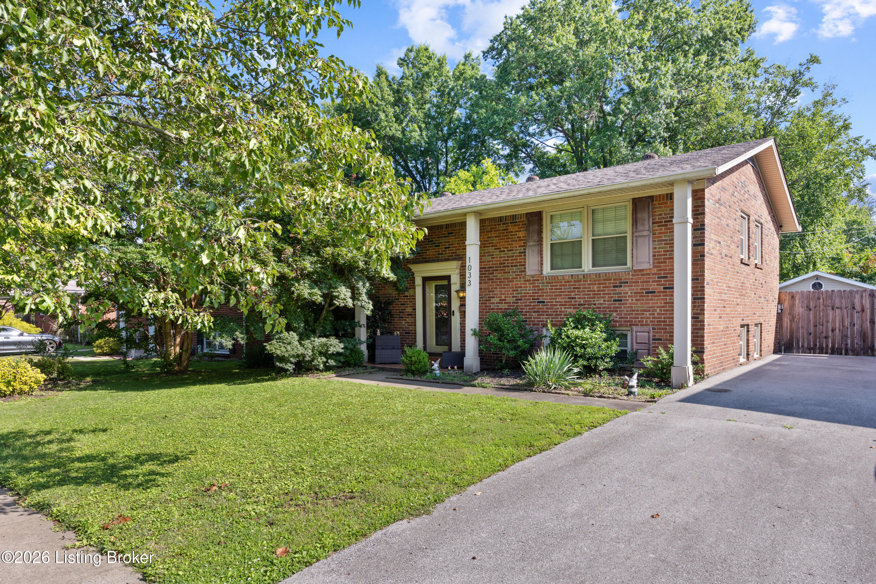 1033 Clayborne Rd Property Photo 1