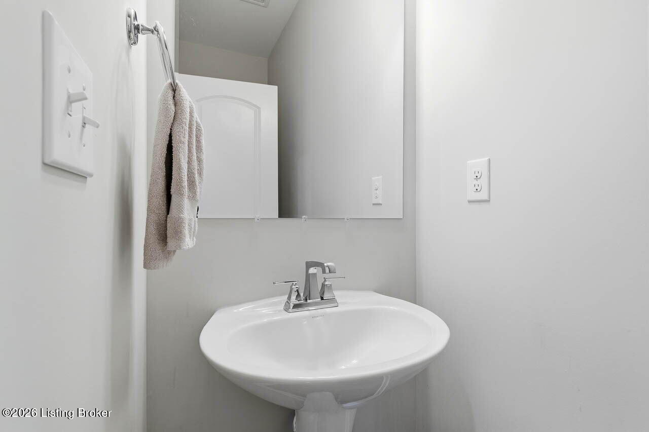 17400 Shakes Creek Dr Property Photo 27