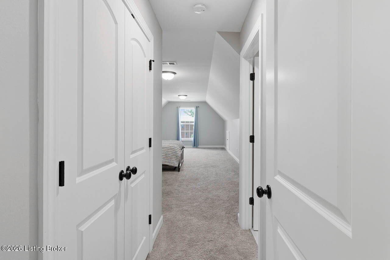 17400 Shakes Creek Dr Property Photo 45
