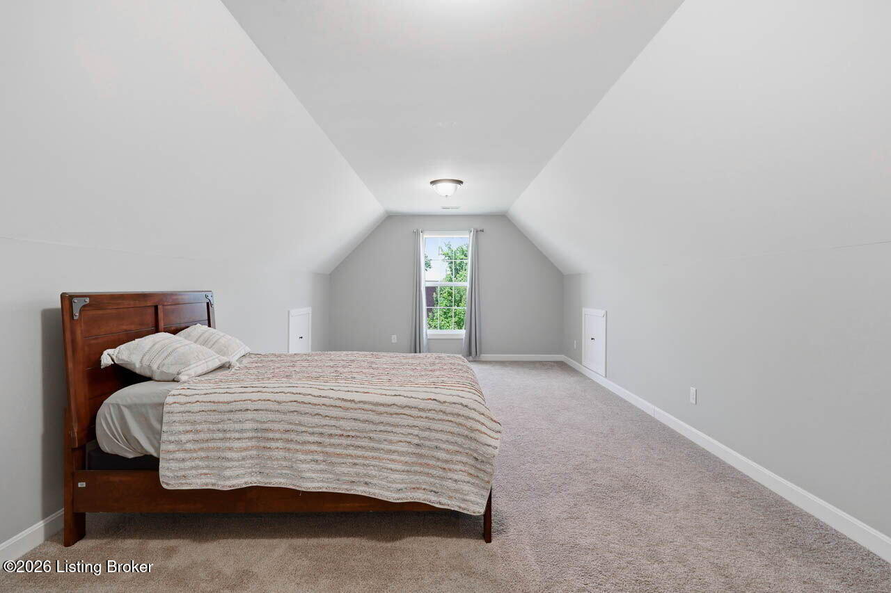 17400 Shakes Creek Dr Property Photo 46