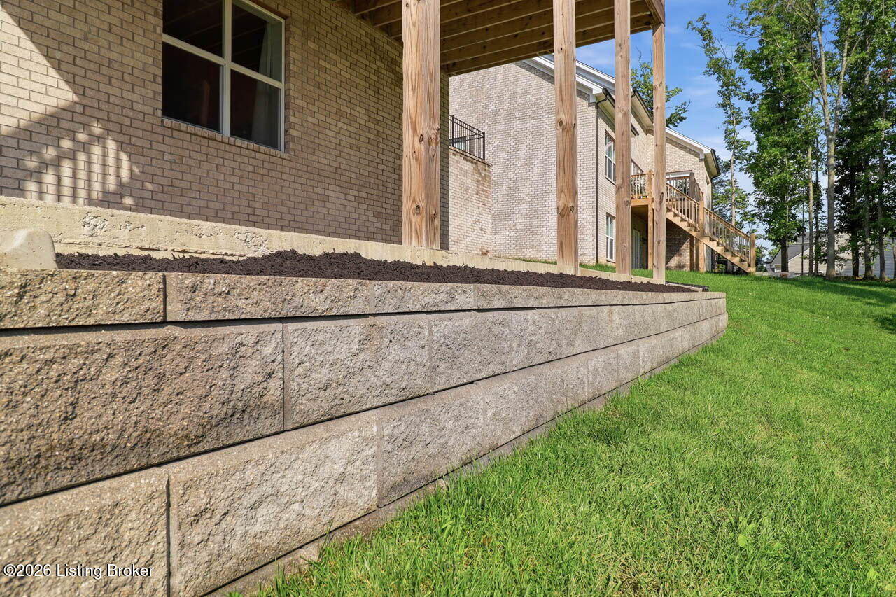 17400 Shakes Creek Dr Property Photo 77