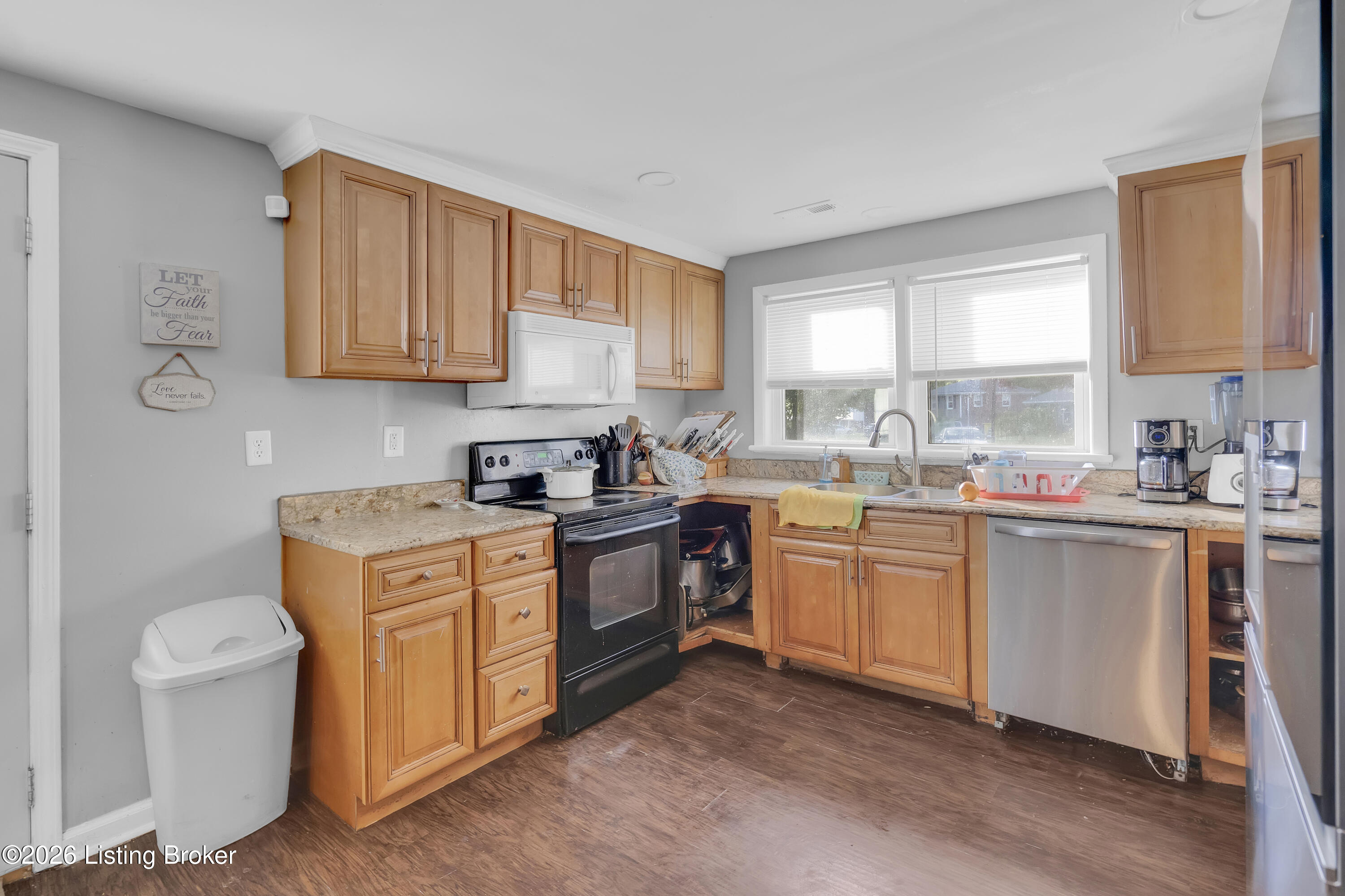 7718 Saint Bernard Ct Property Photo 4
