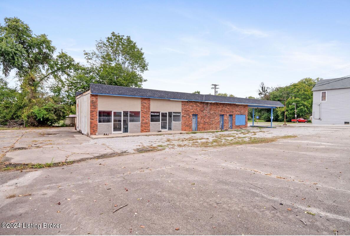 331 Main St Property Photo 3