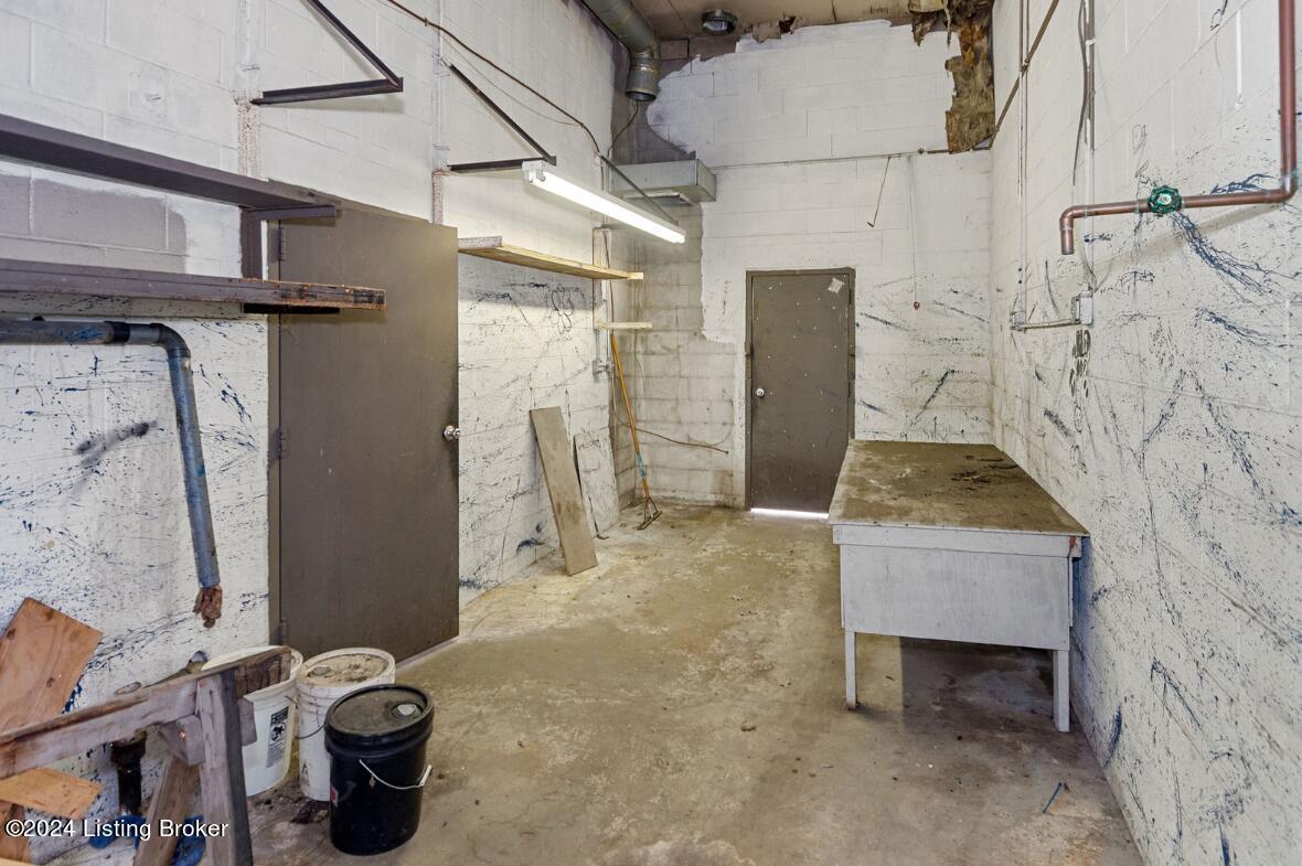 331 Main St Property Photo 17