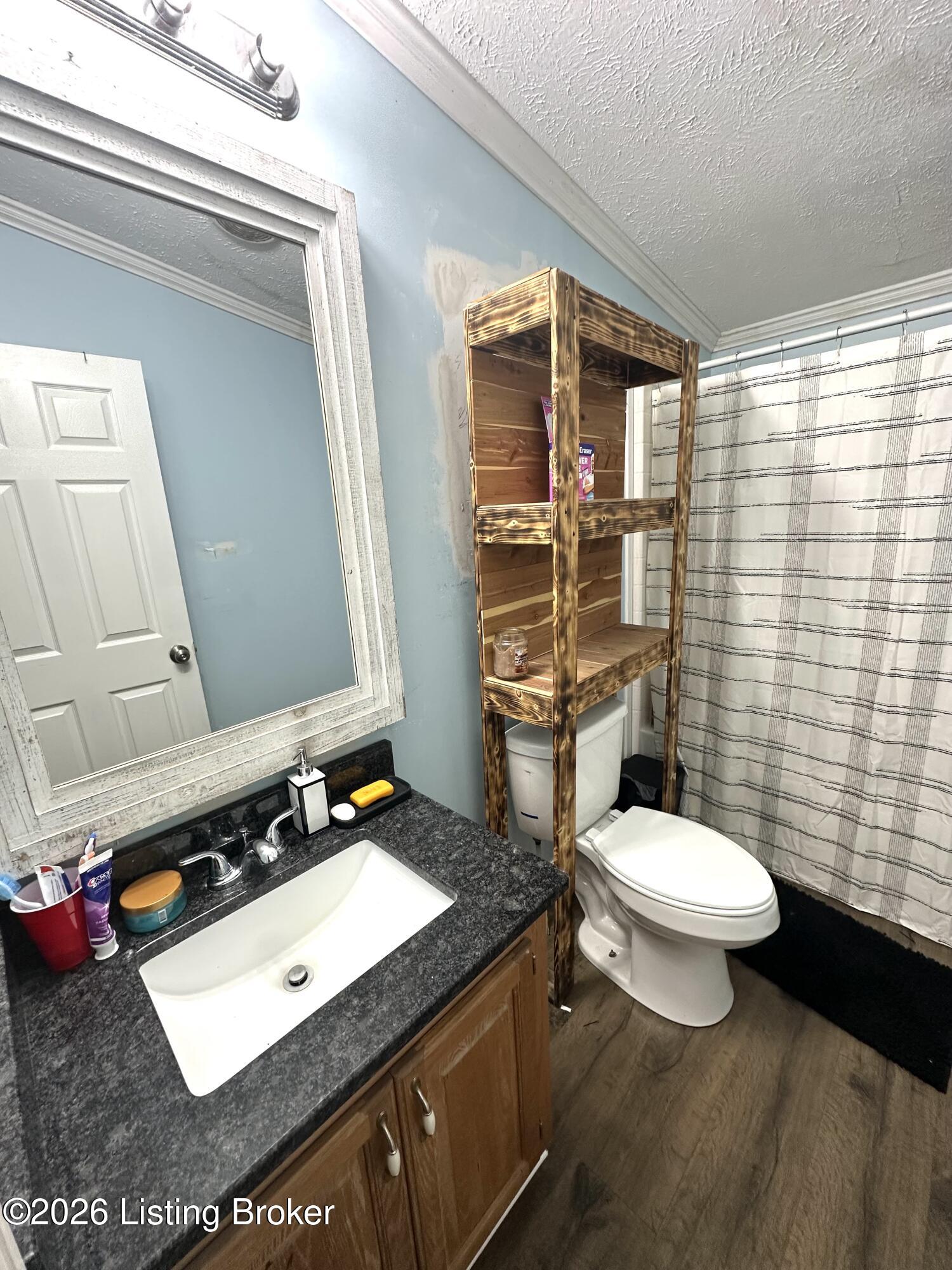 433 Thomas Ln Property Photo 10