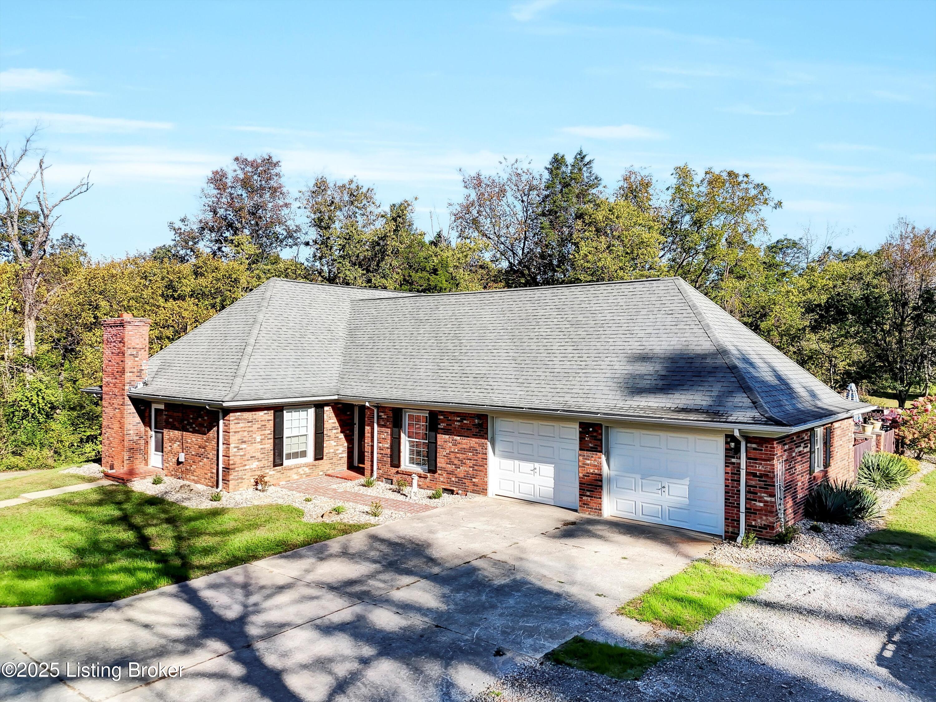 11605 Brentlinger Ln Property Photo 1