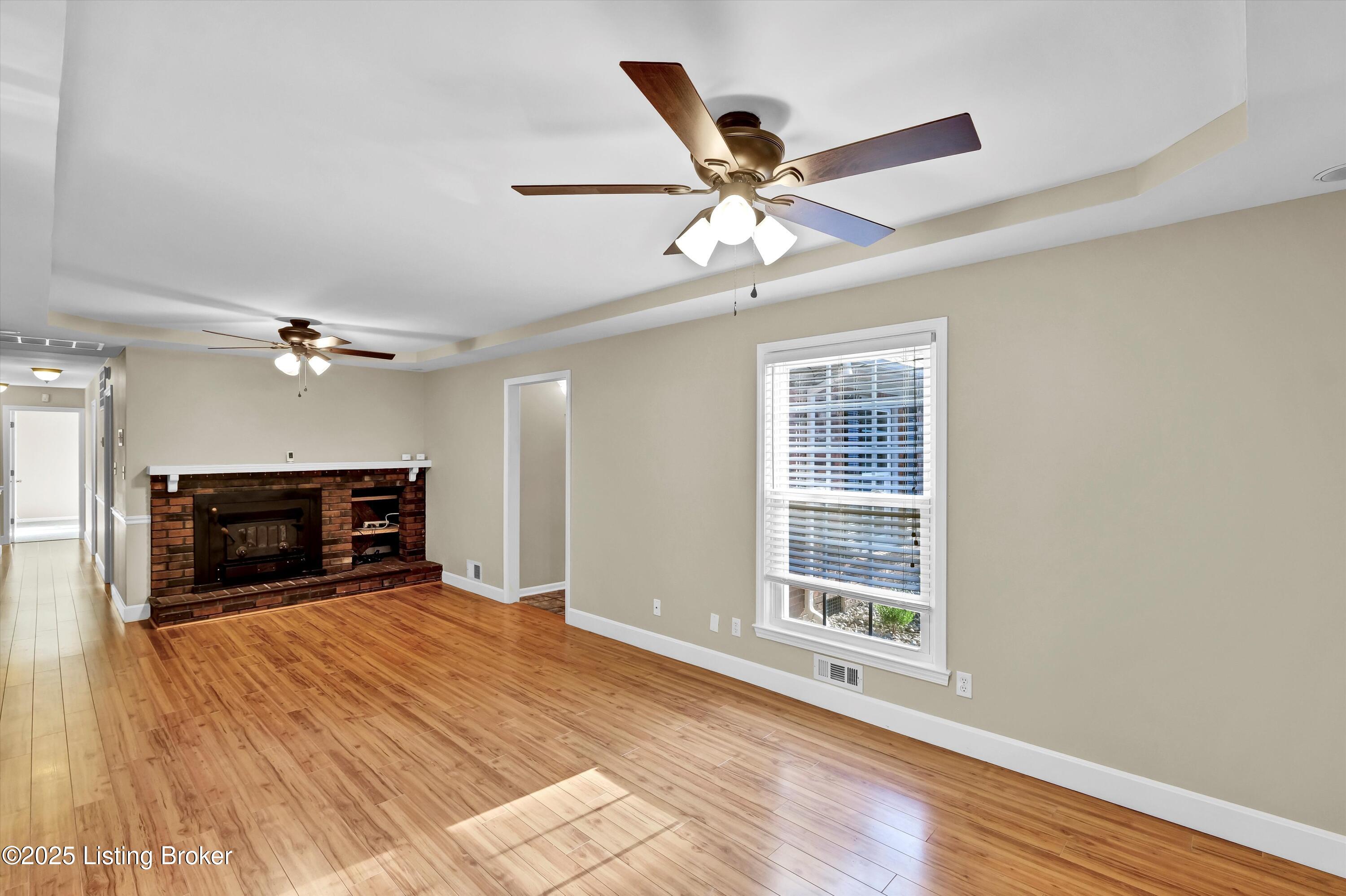 11605 Brentlinger Ln Property Photo 3