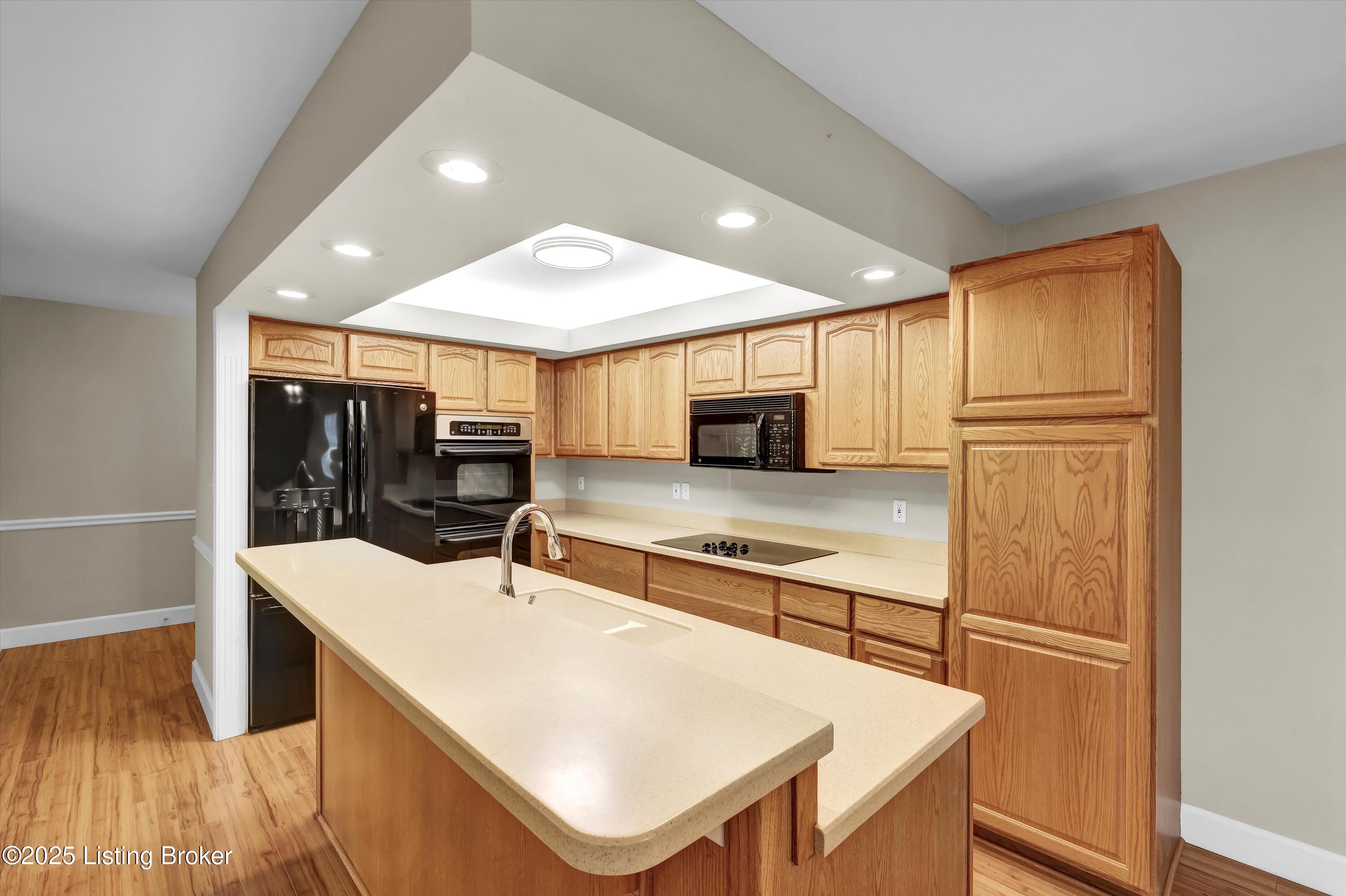 11605 Brentlinger Ln Property Photo 4