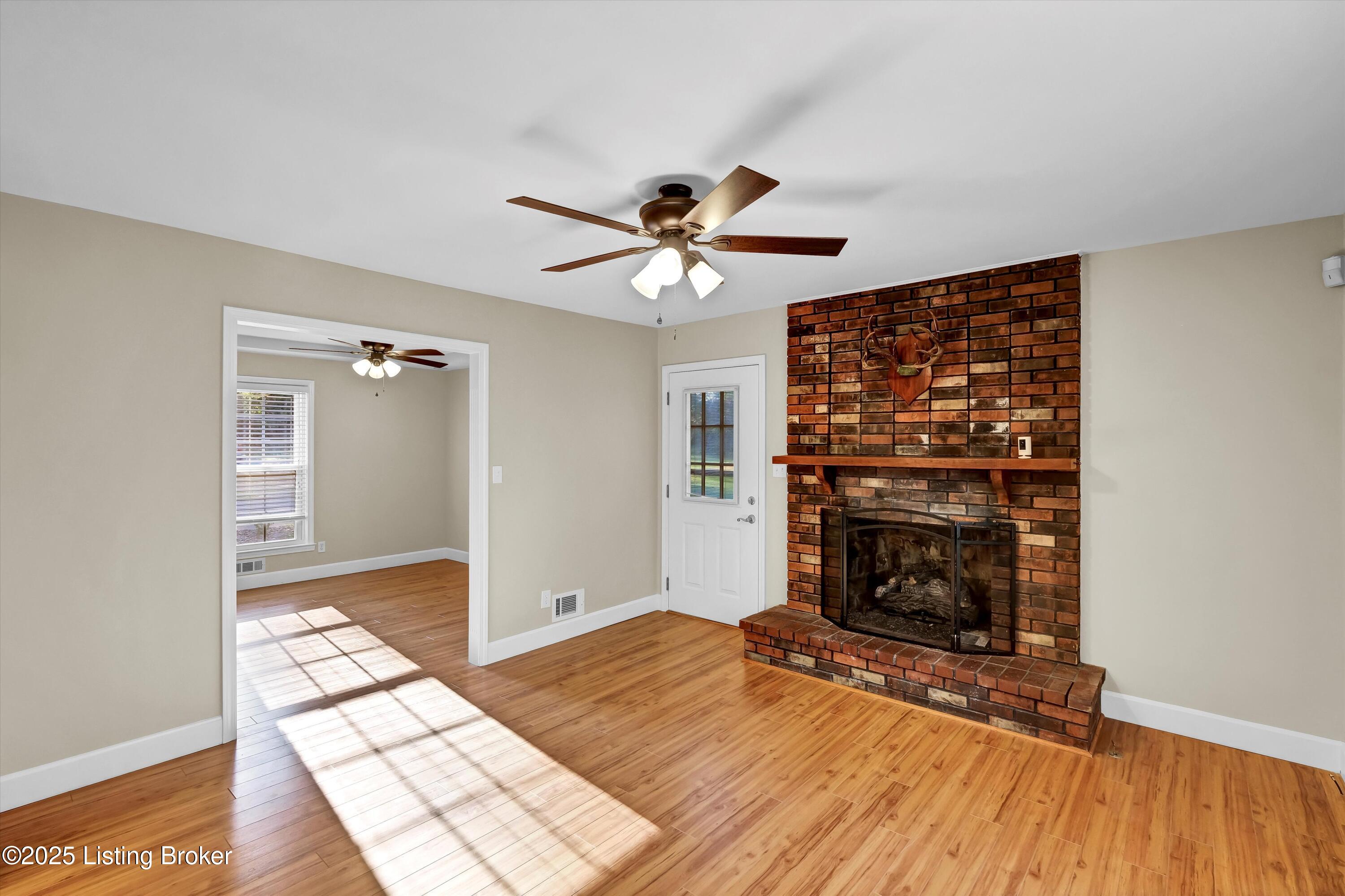 11605 Brentlinger Ln Property Photo 6