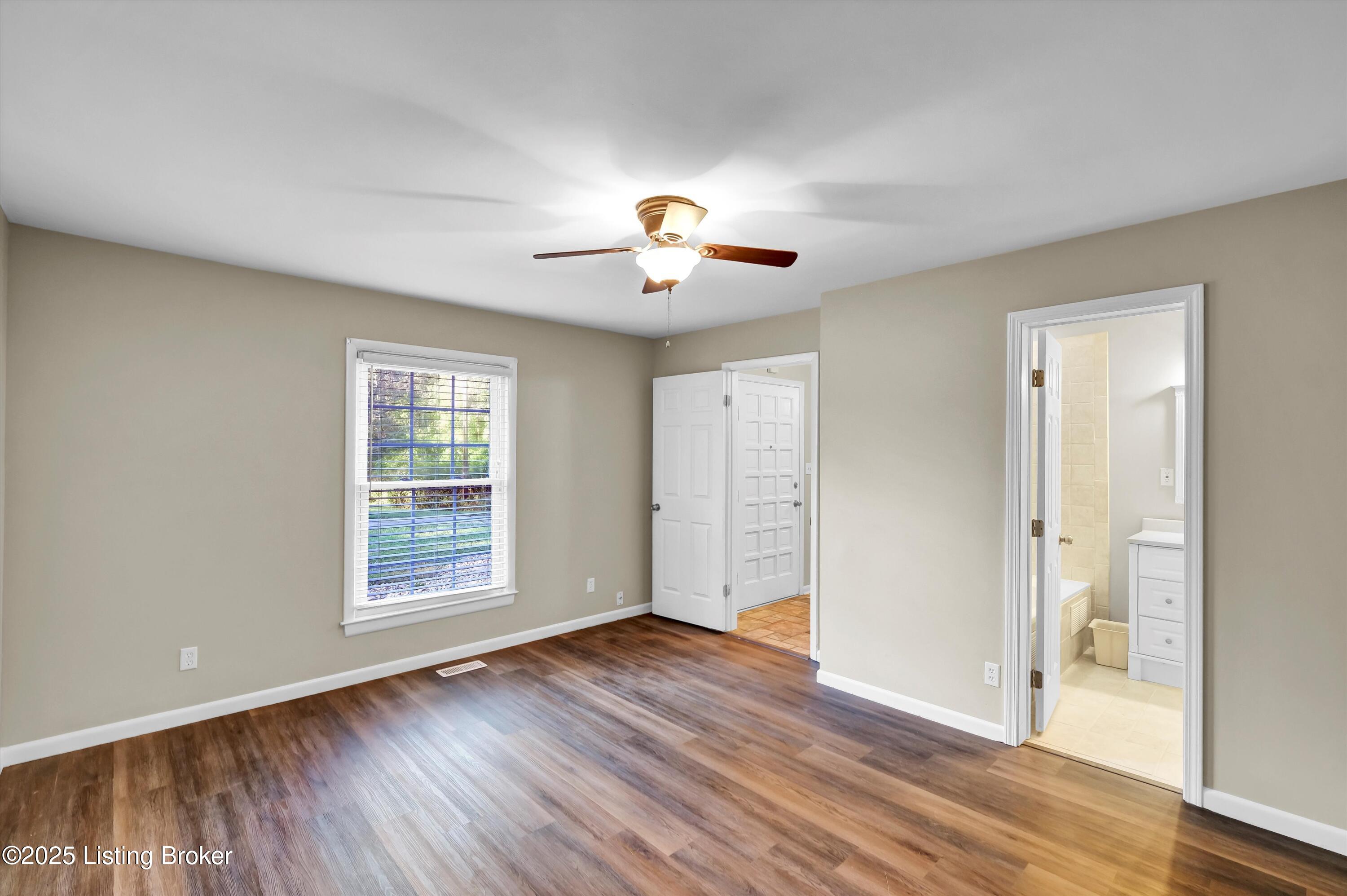 11605 Brentlinger Ln Property Photo 7