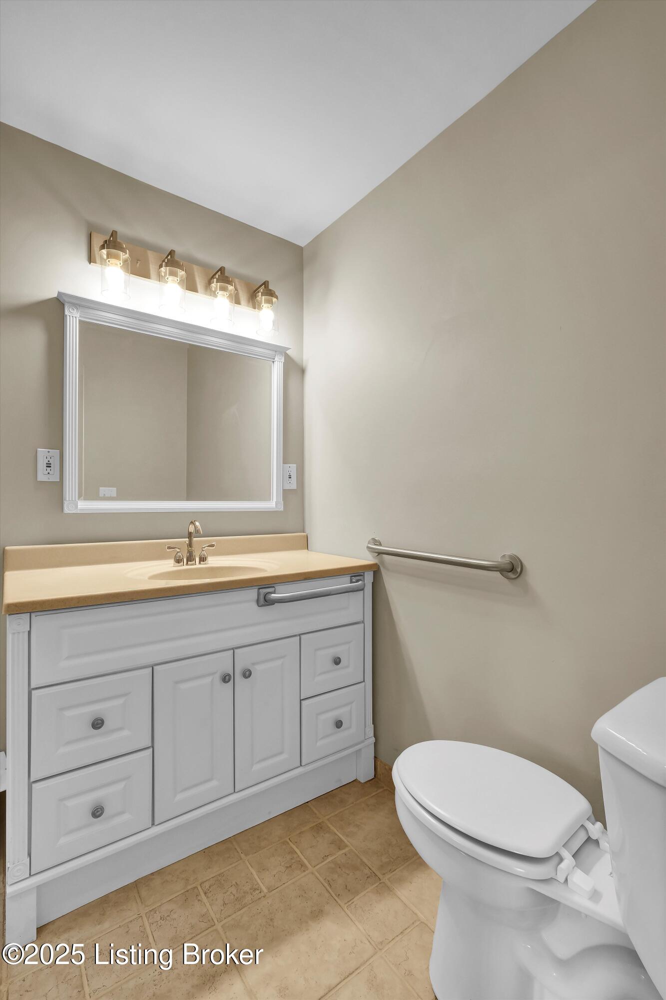 11605 Brentlinger Ln Property Photo 8