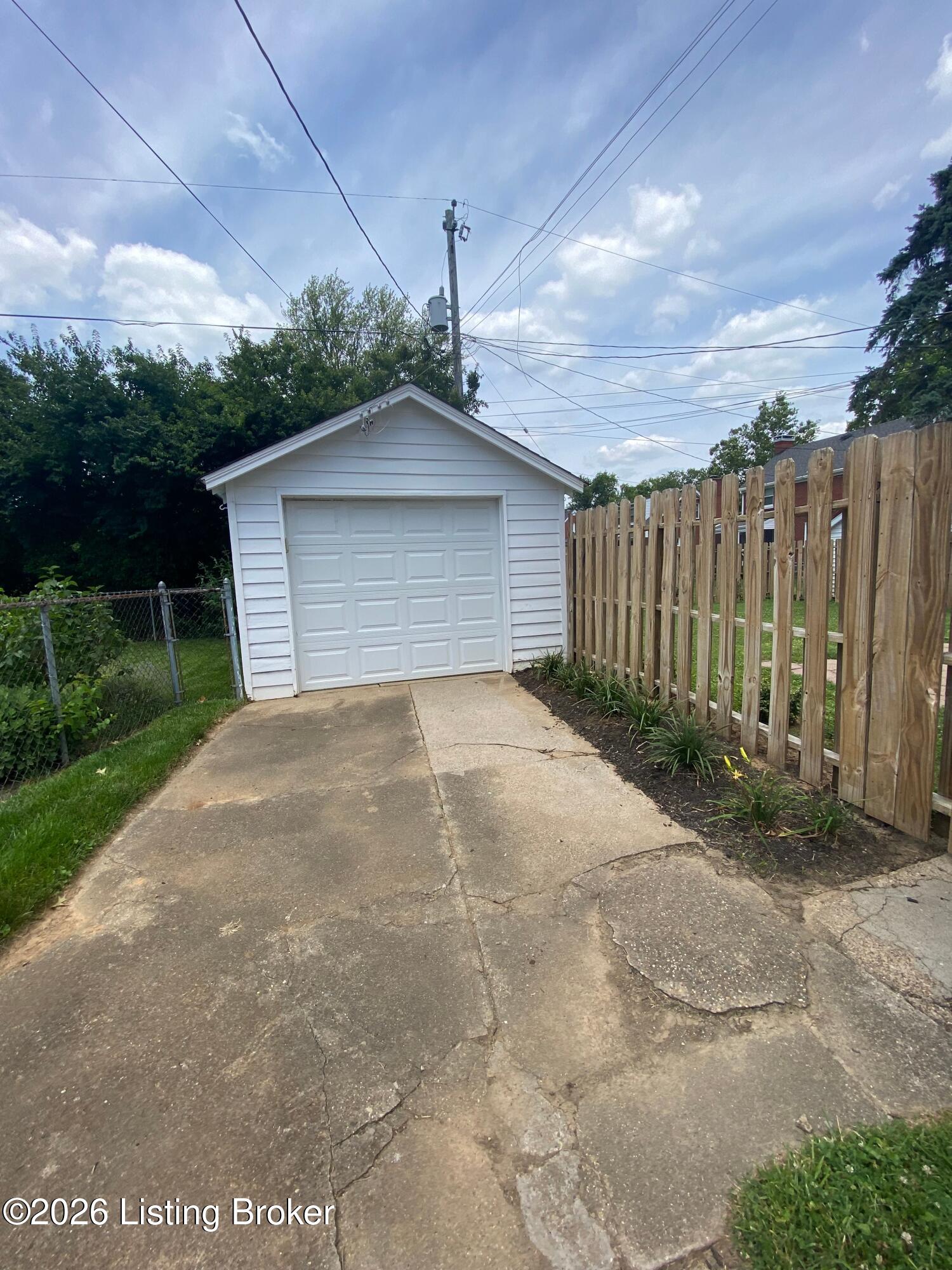 4109 Winchester Rd Property Photo 17