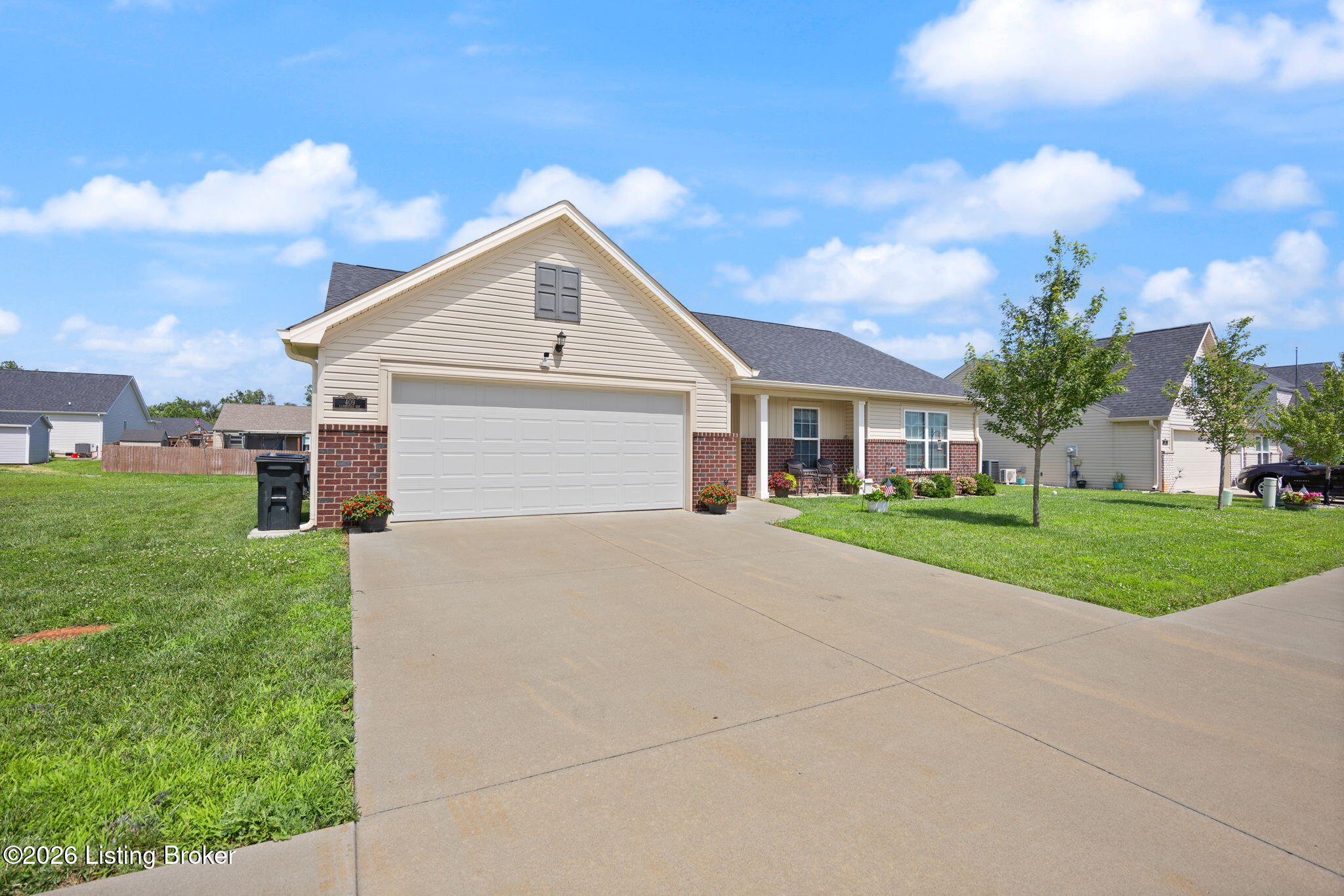 409 Lambrusco Way Property Photo 4
