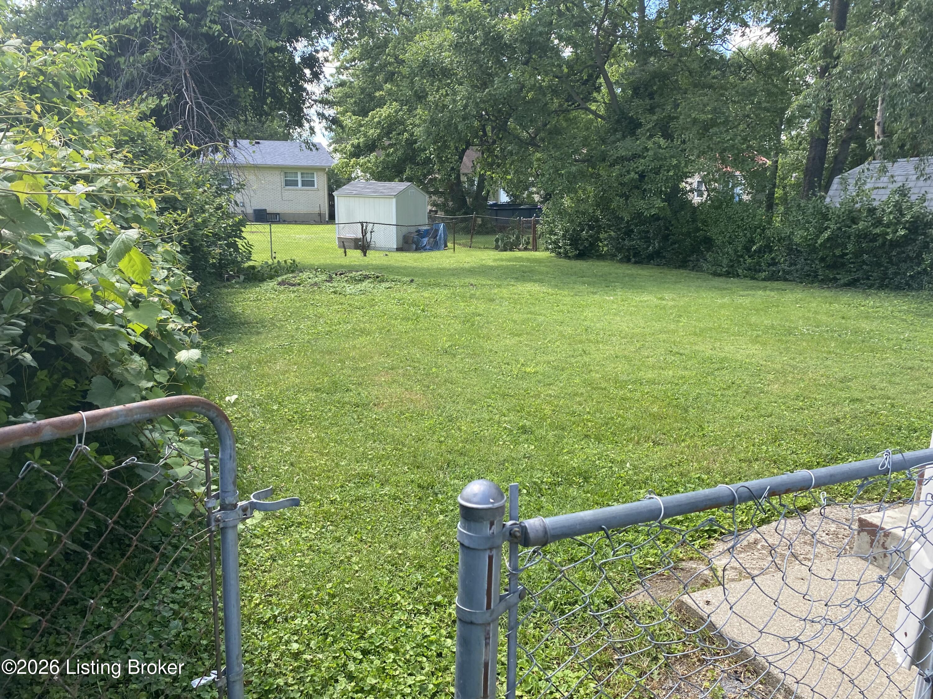 1940 S 28th St Property Photo 17