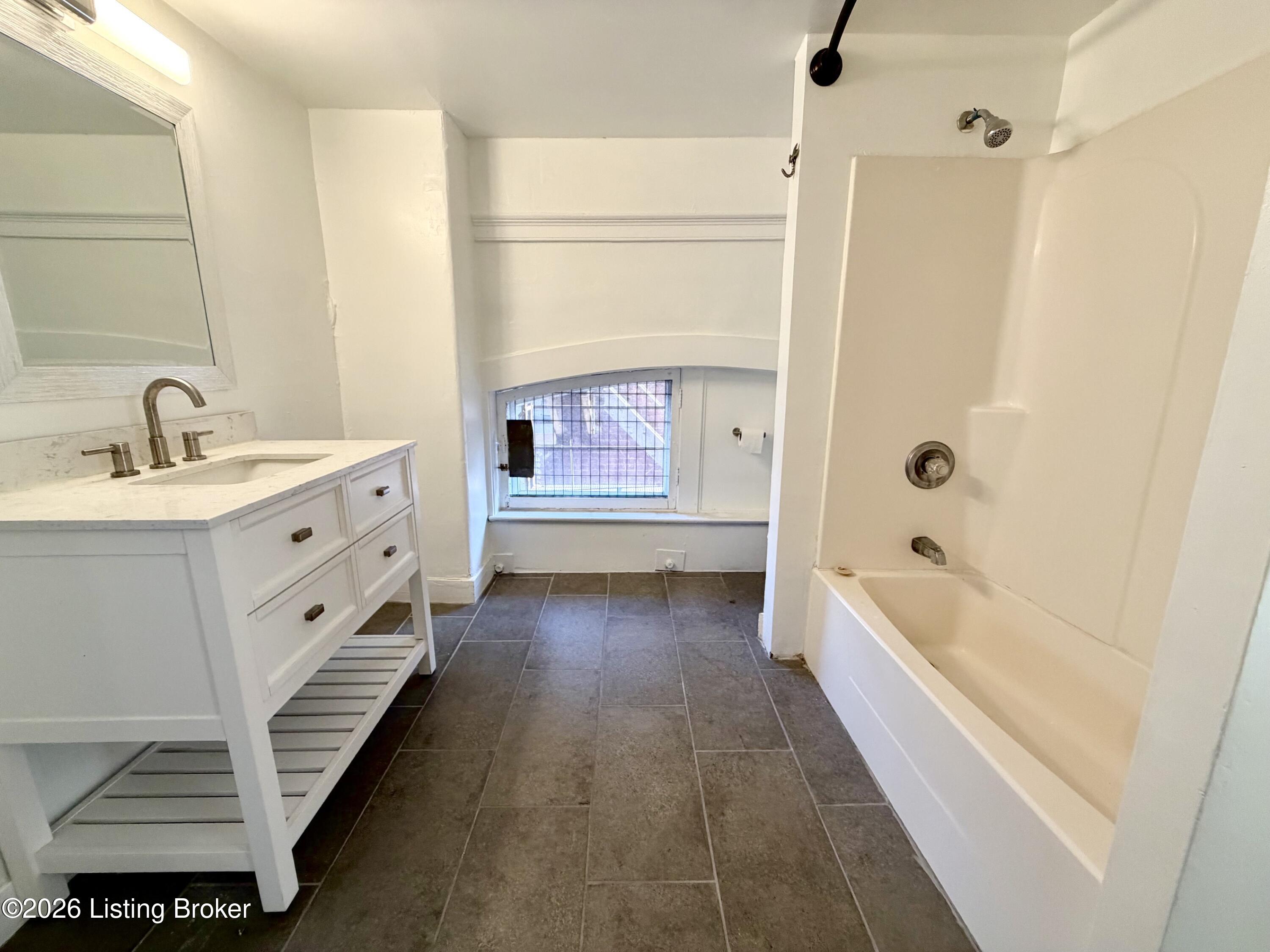 1466 Saint James Ct 4 Property Photo 6