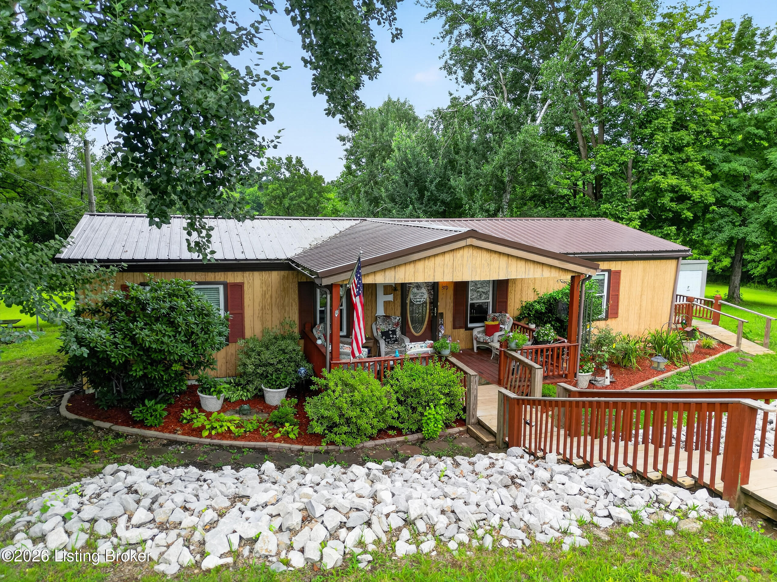 370 Circle Hill Rd Property Photo 4