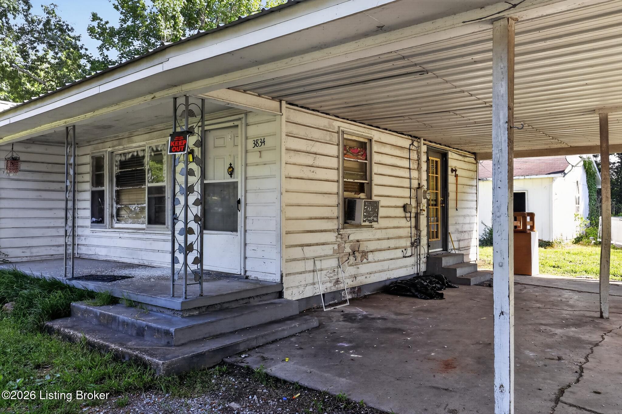 3834 Cook St Property Photo 7