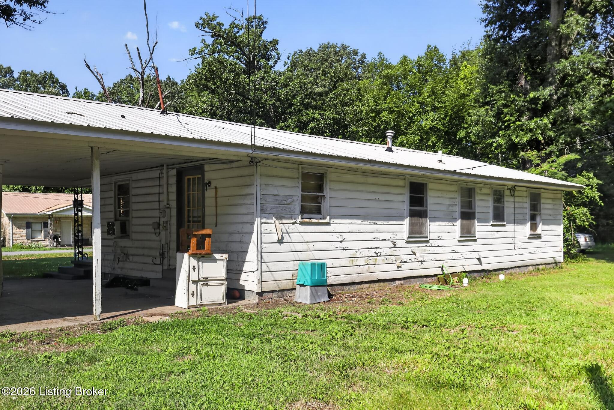 3834 Cook St Property Photo 9