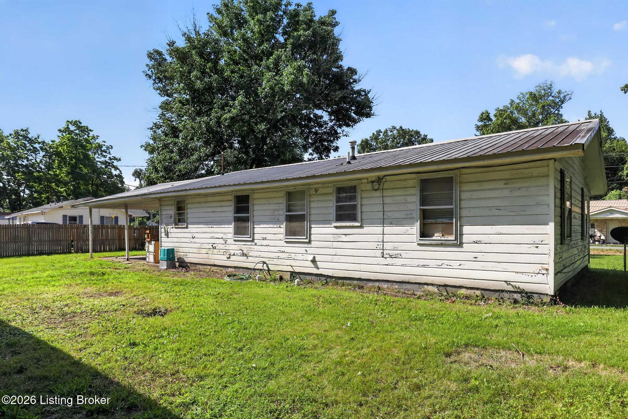 3834 Cook St Property Photo 12