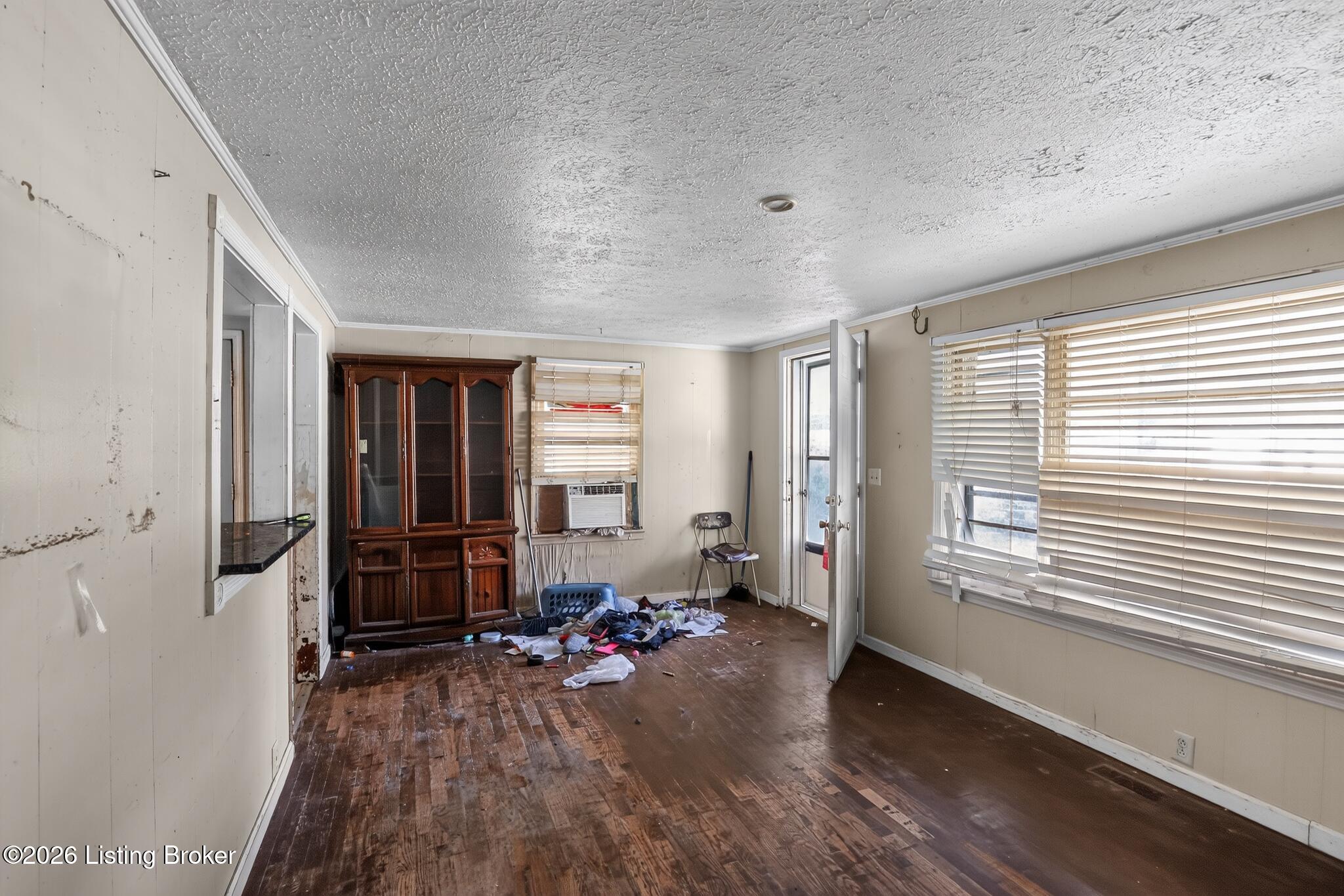 3834 Cook St Property Photo 13