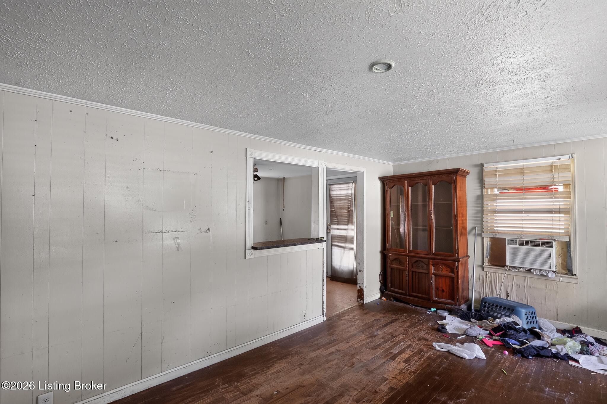 3834 Cook St Property Photo 14