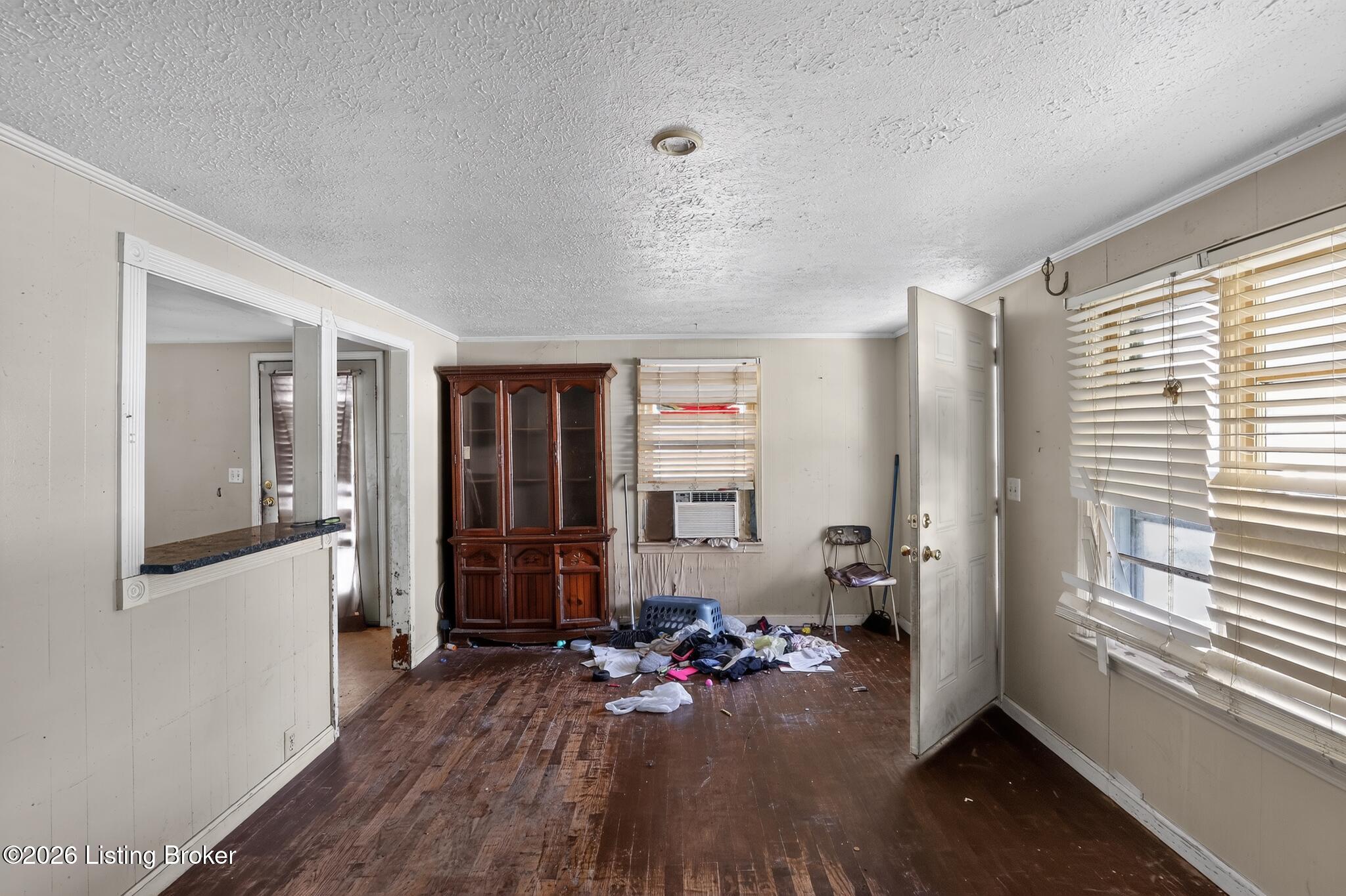 3834 Cook St Property Photo 17
