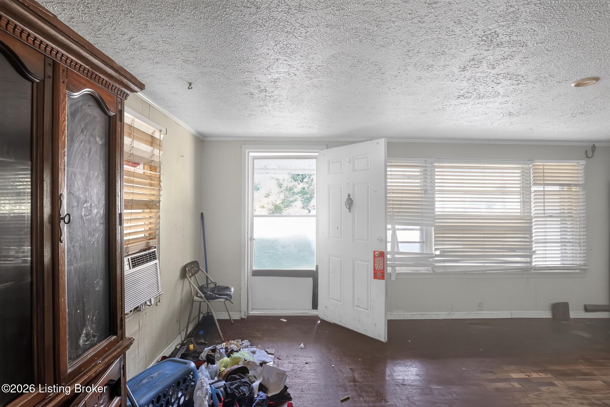 3834 Cook St Property Photo 18