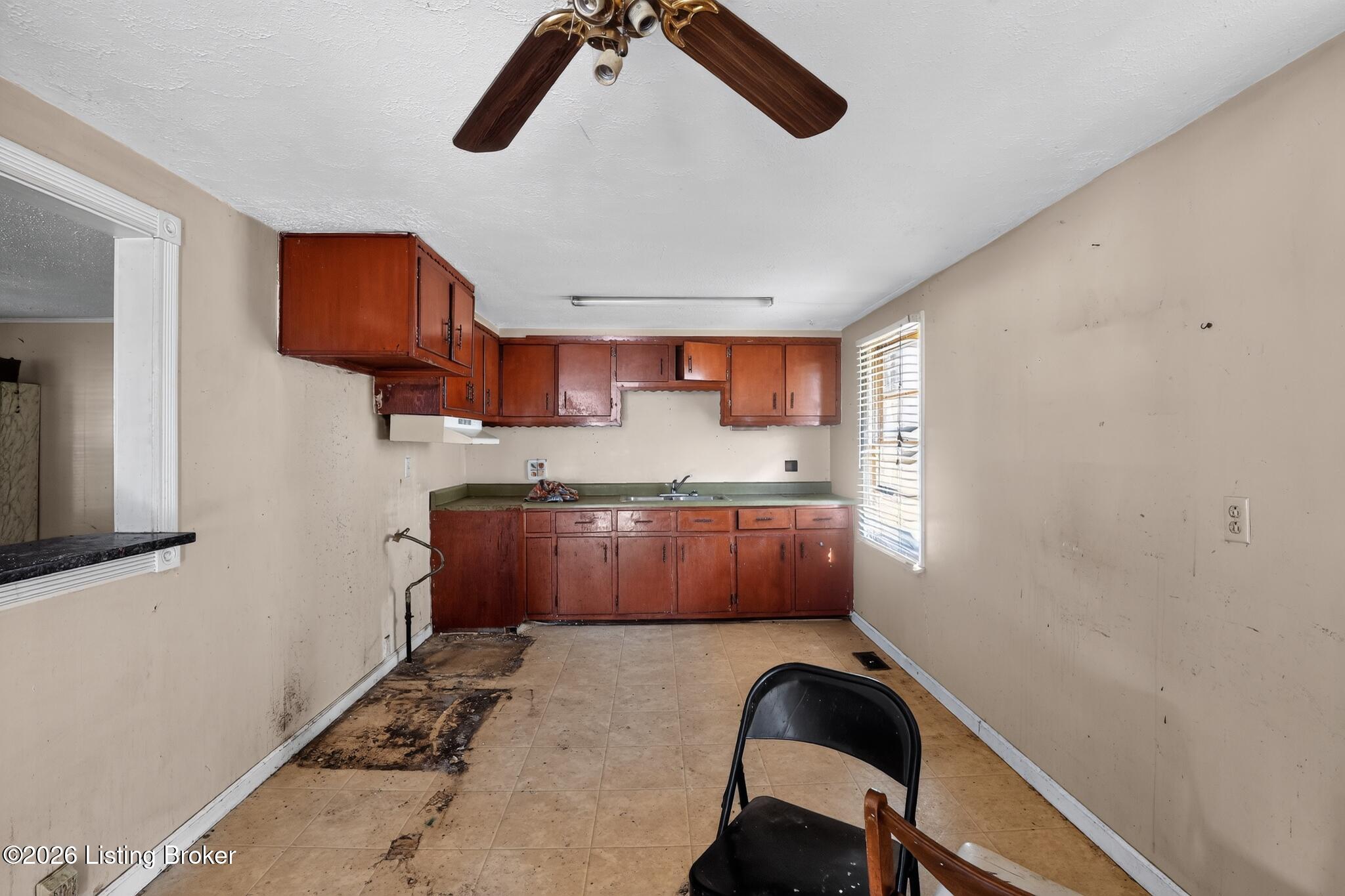 3834 Cook St Property Photo 20
