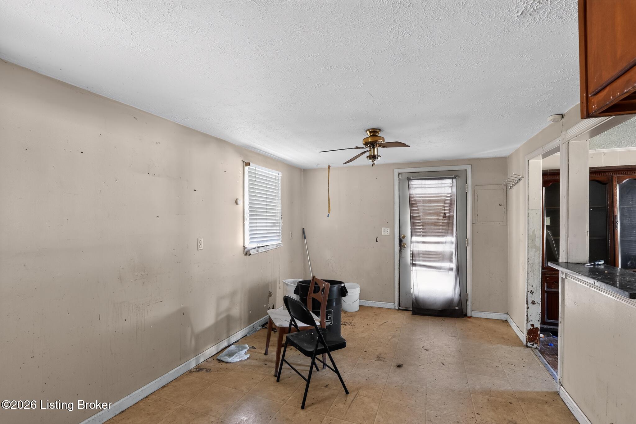 3834 Cook St Property Photo 21