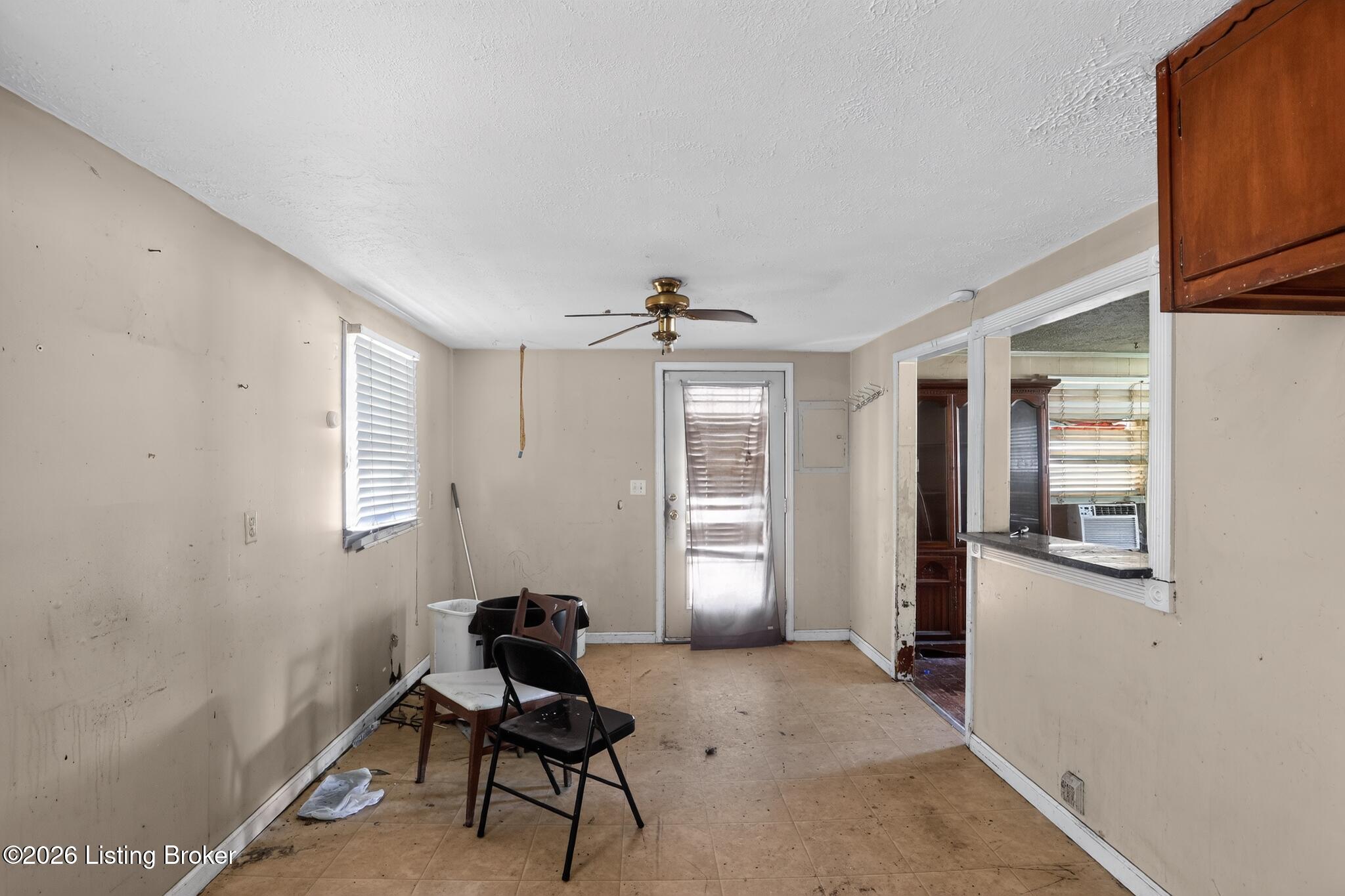 3834 Cook St Property Photo 22