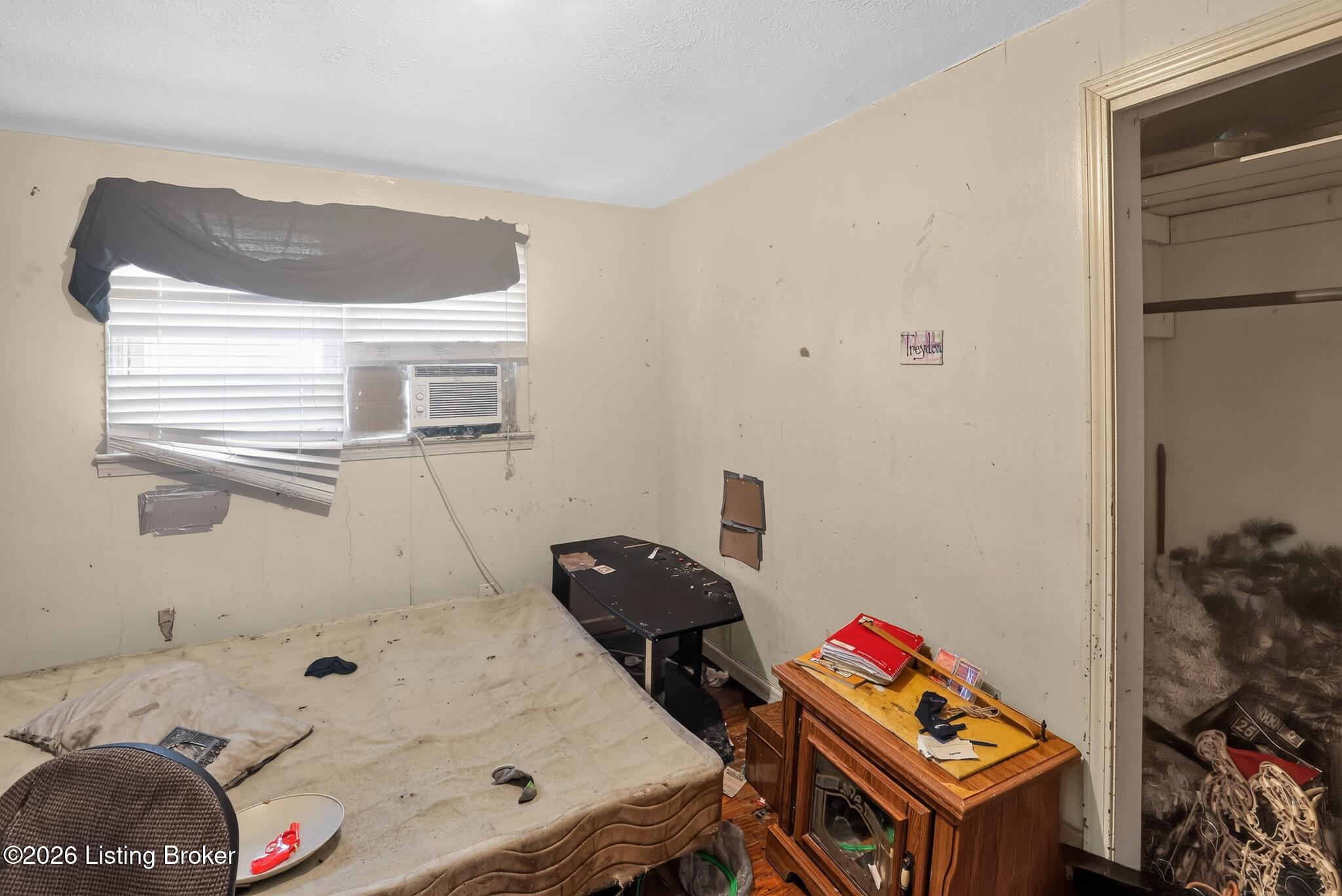 3834 Cook St Property Photo 28