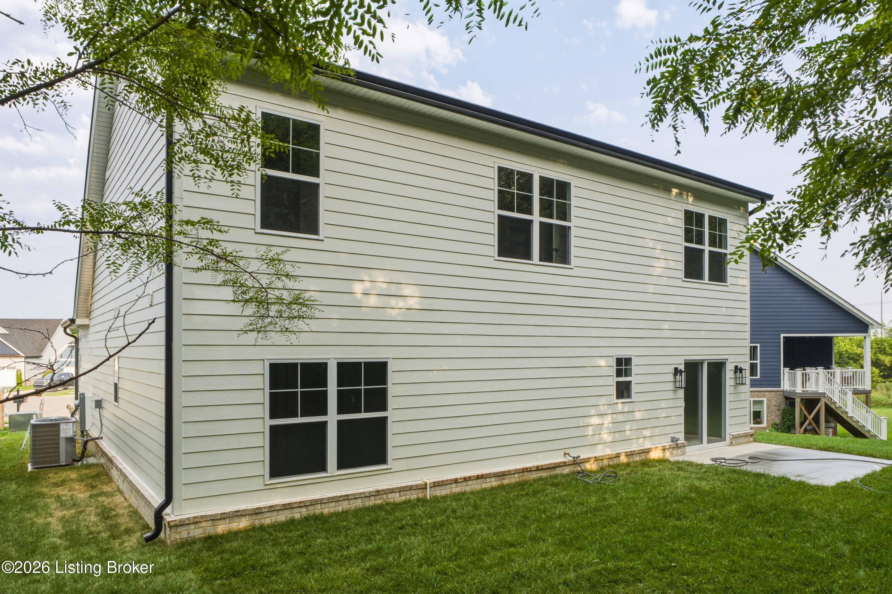 1204 Divot Way Property Photo 4