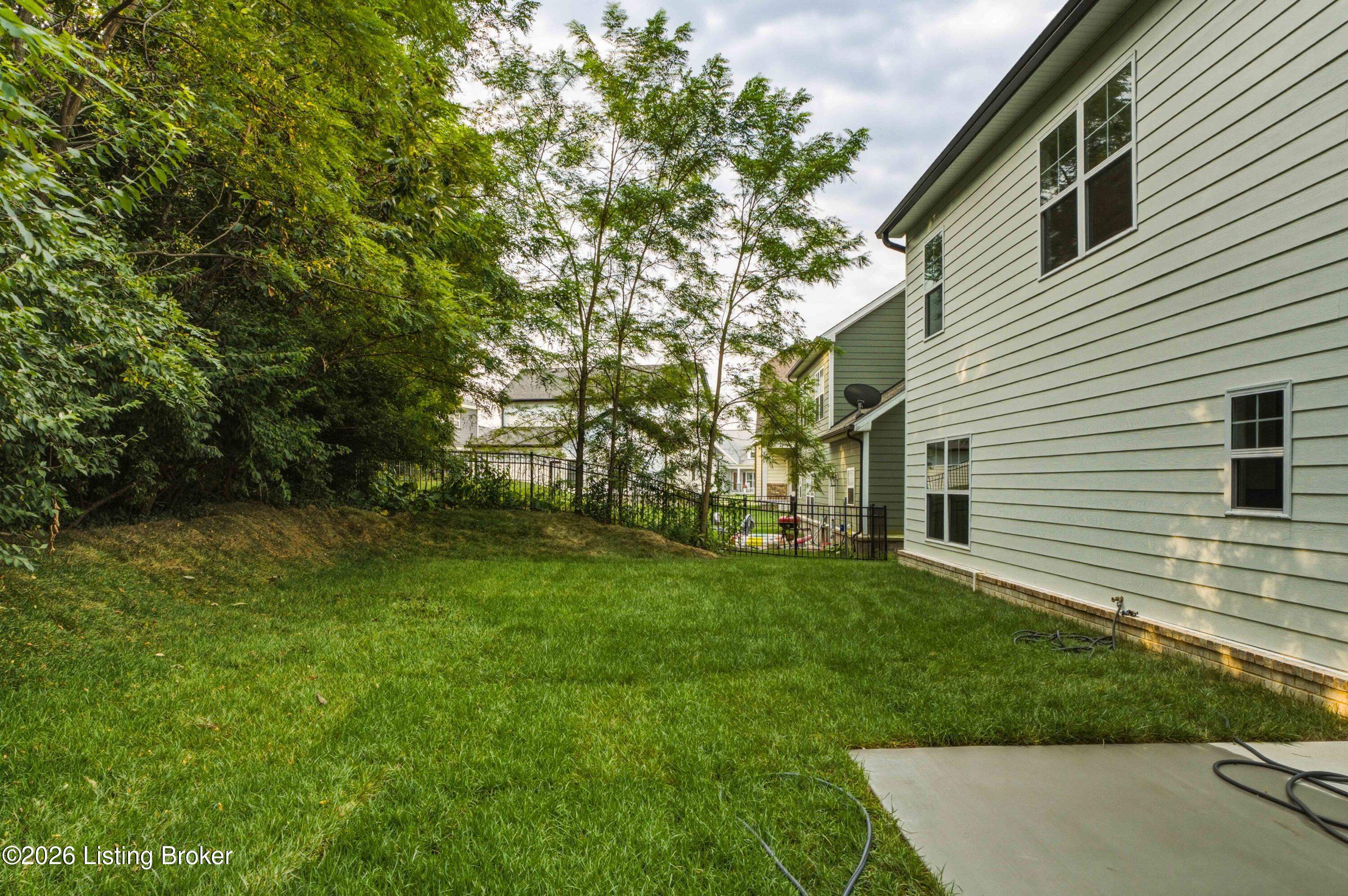 1204 Divot Way Property Photo 4