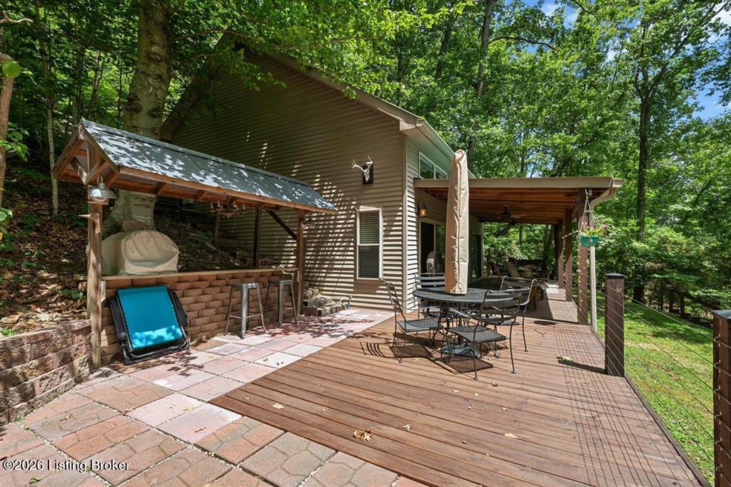 589 Kaufman Rd Property Photo 1