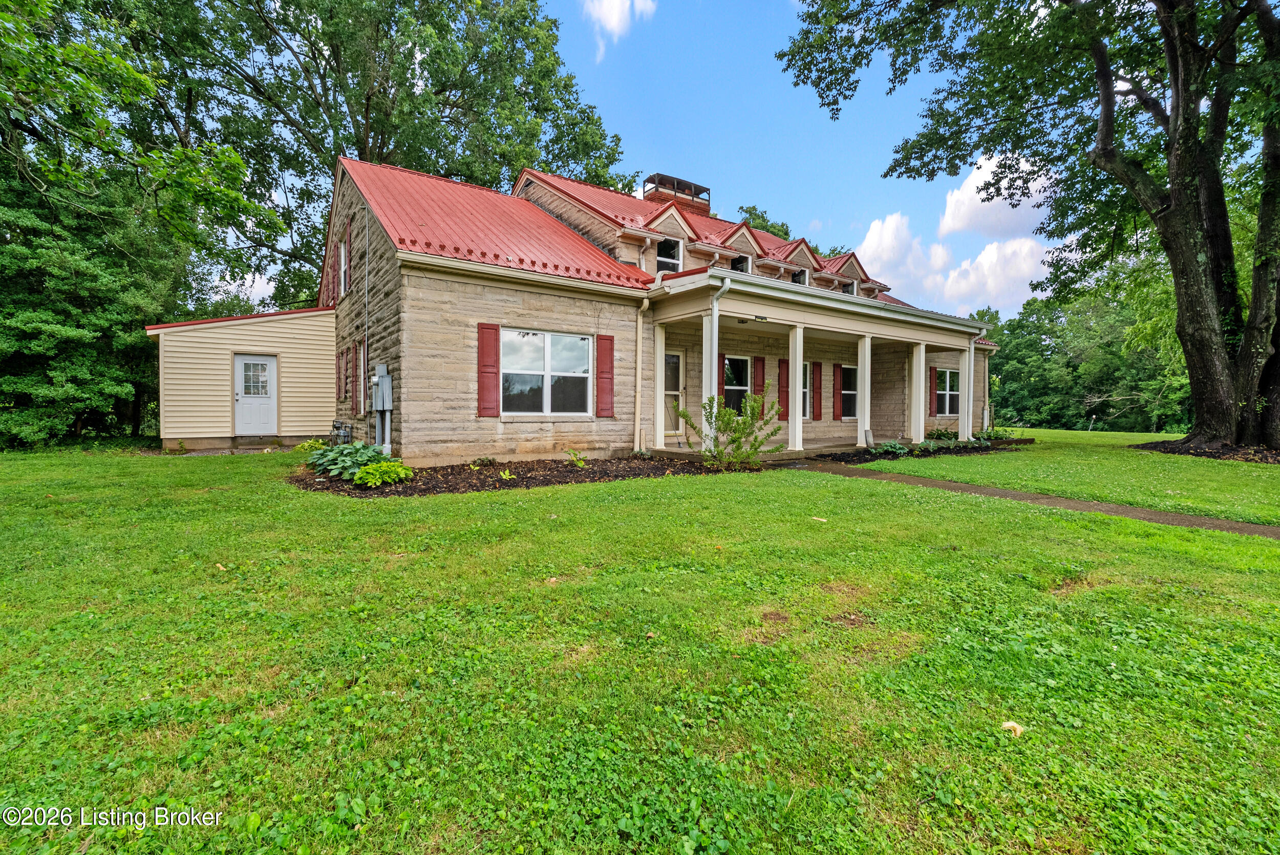 302 Eminence Pike Property Photo 7