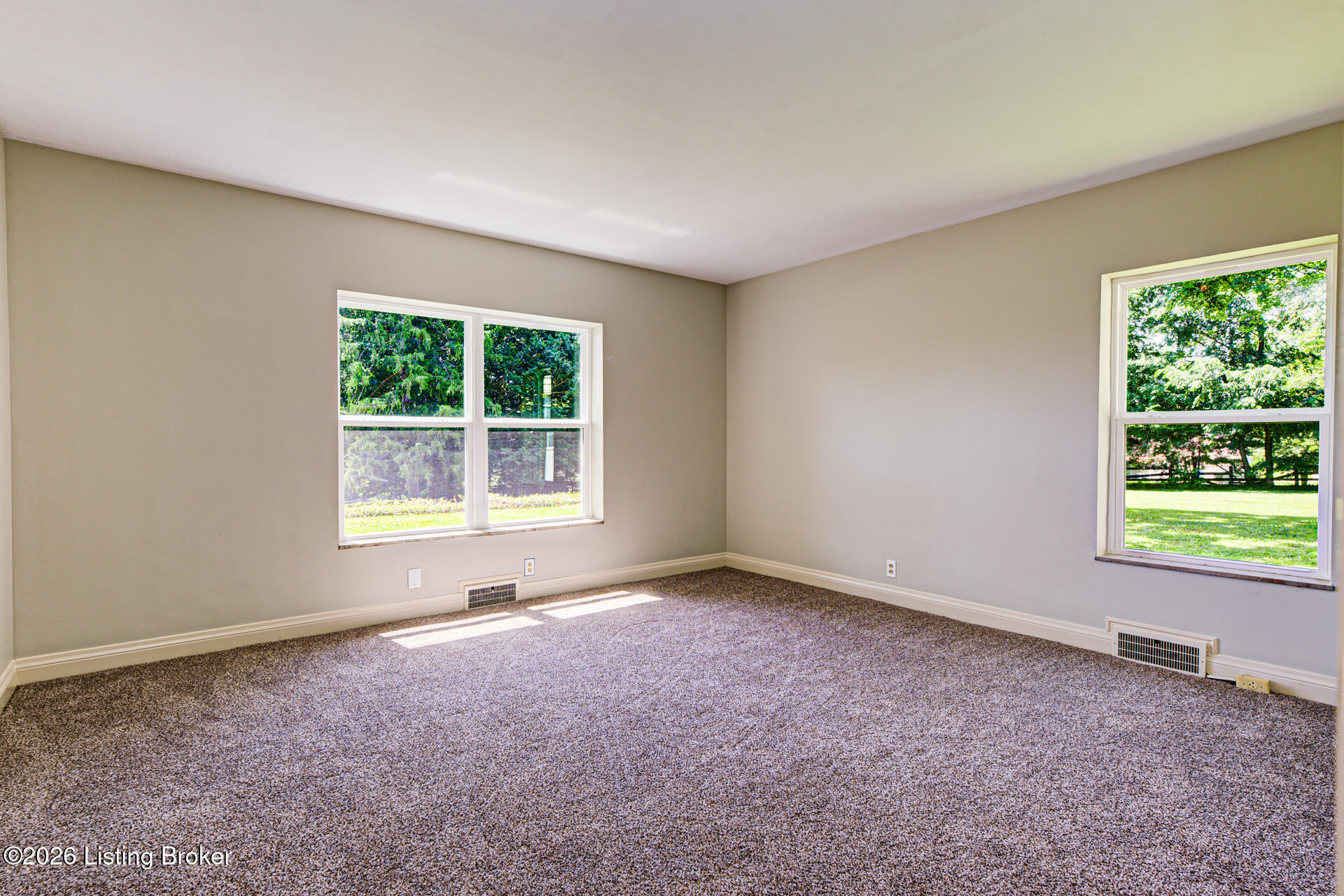 302 Eminence Pike Property Photo 32