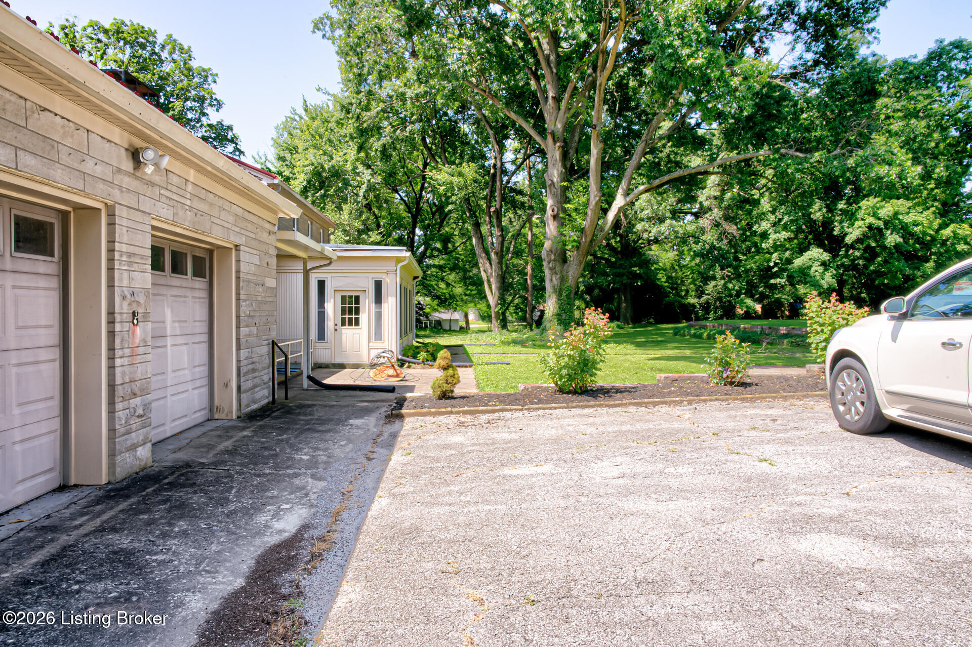302 Eminence Pike Property Photo 66