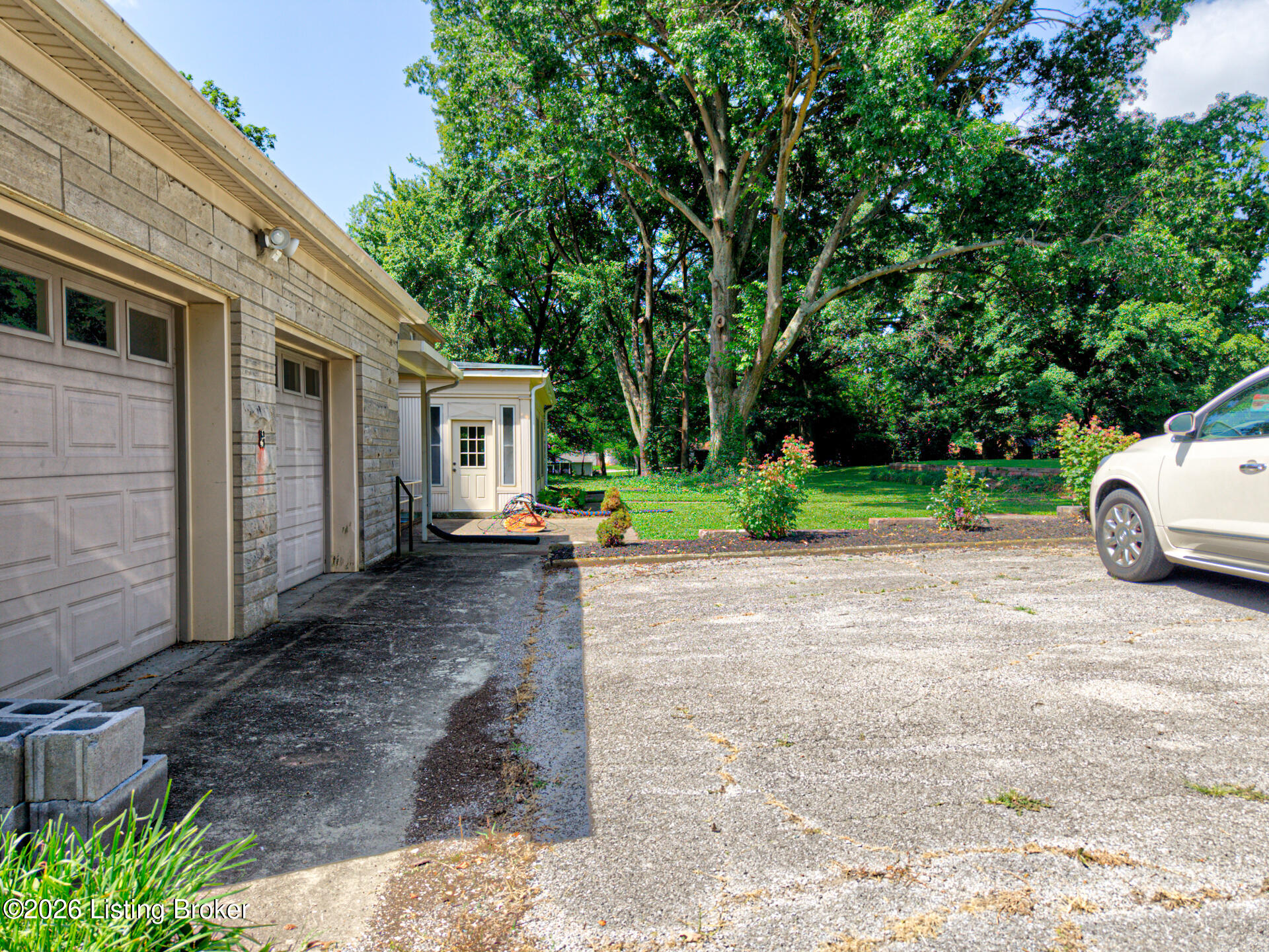 302 Eminence Pike Property Photo 76