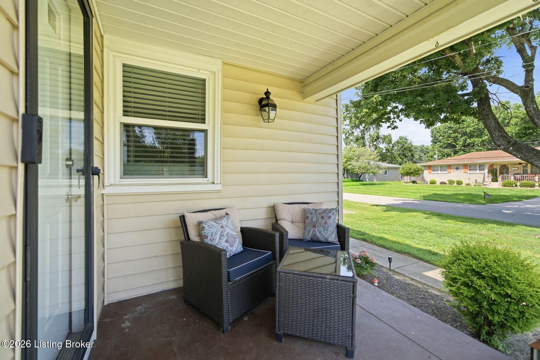 3120 S Crums Ln Property Photo 5