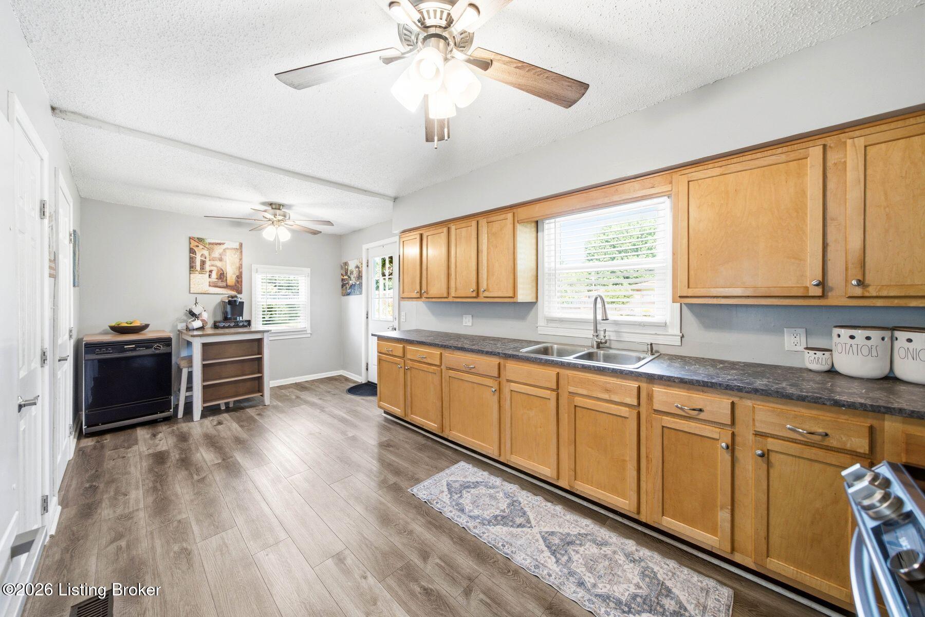 3120 S Crums Ln Property Photo 14